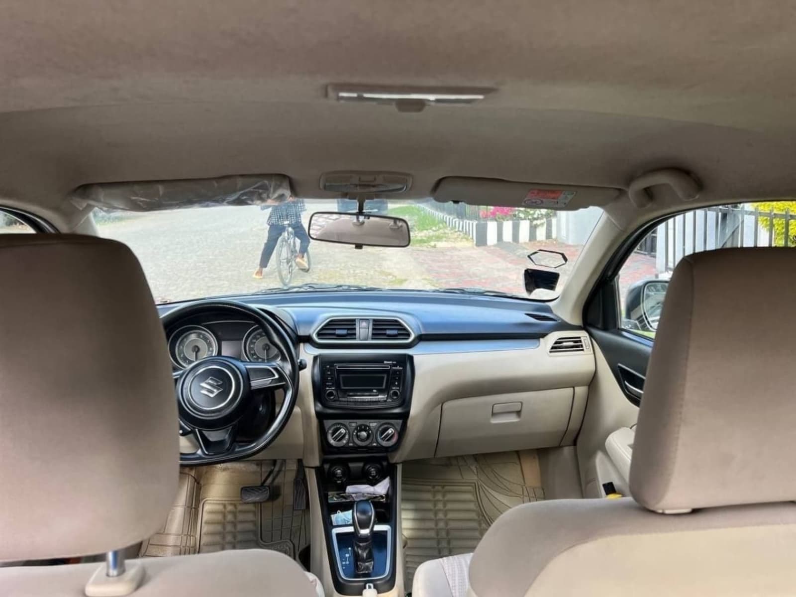 2022 Suzuki dzire — photo 5