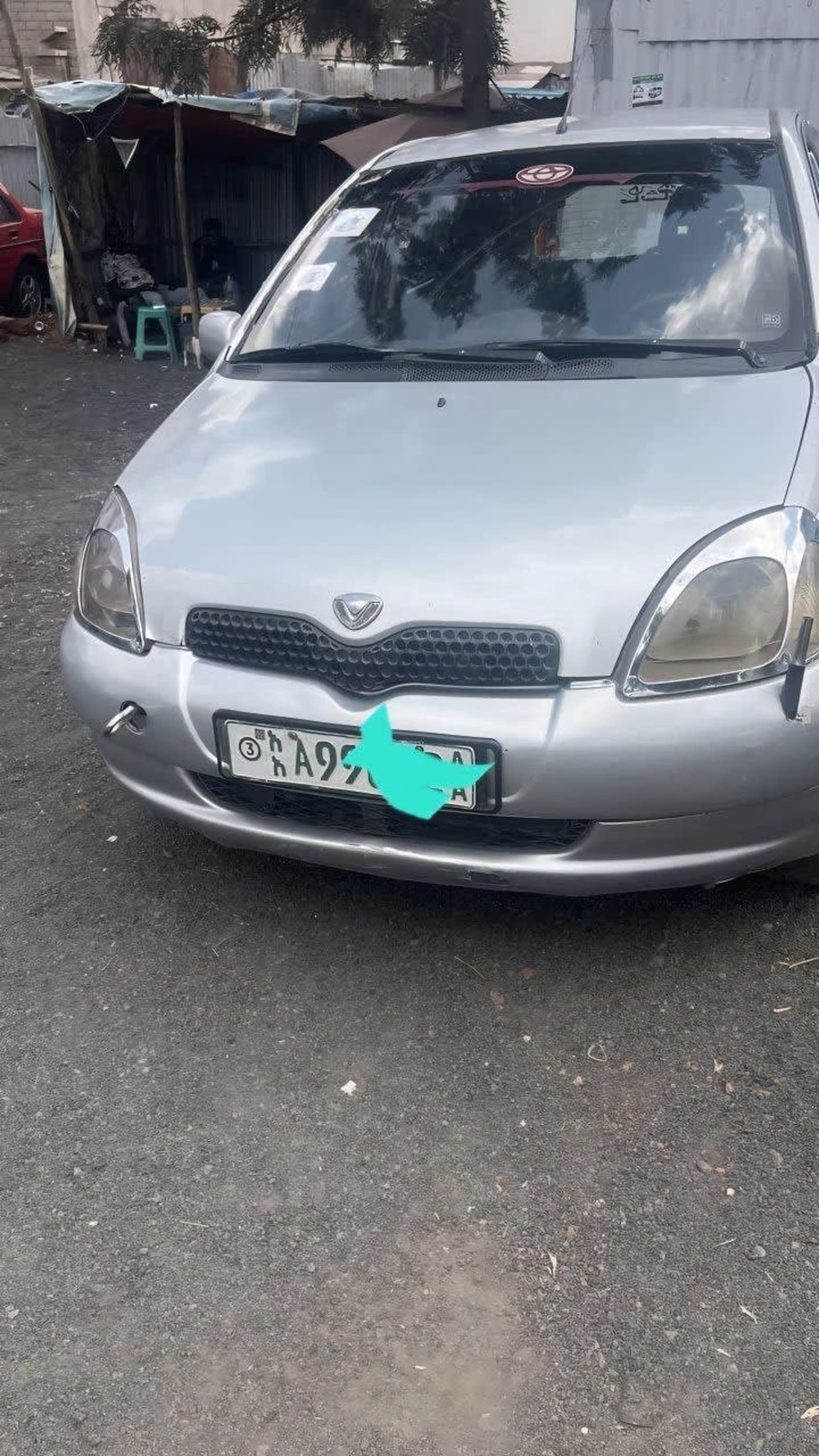 2001 Toyota Vitz โ photo 1