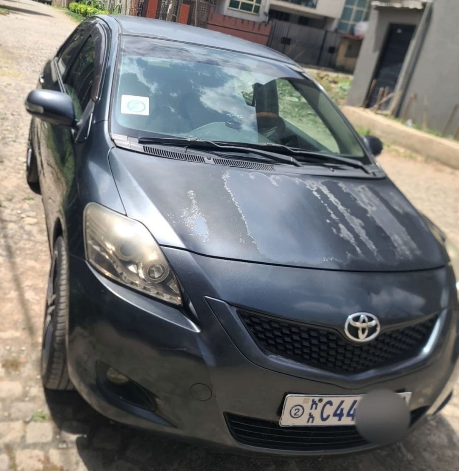 2009 Toyota Yaris Belta — photo 1
