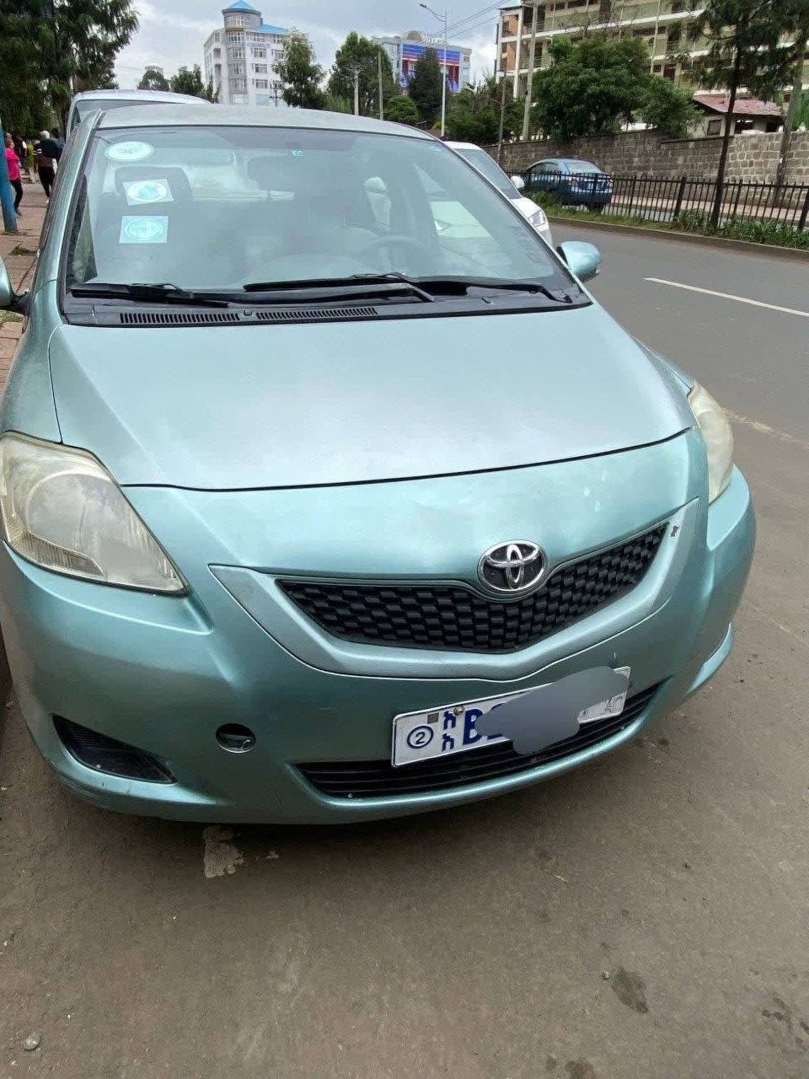2010 Toyota Yaris Belta — photo 5