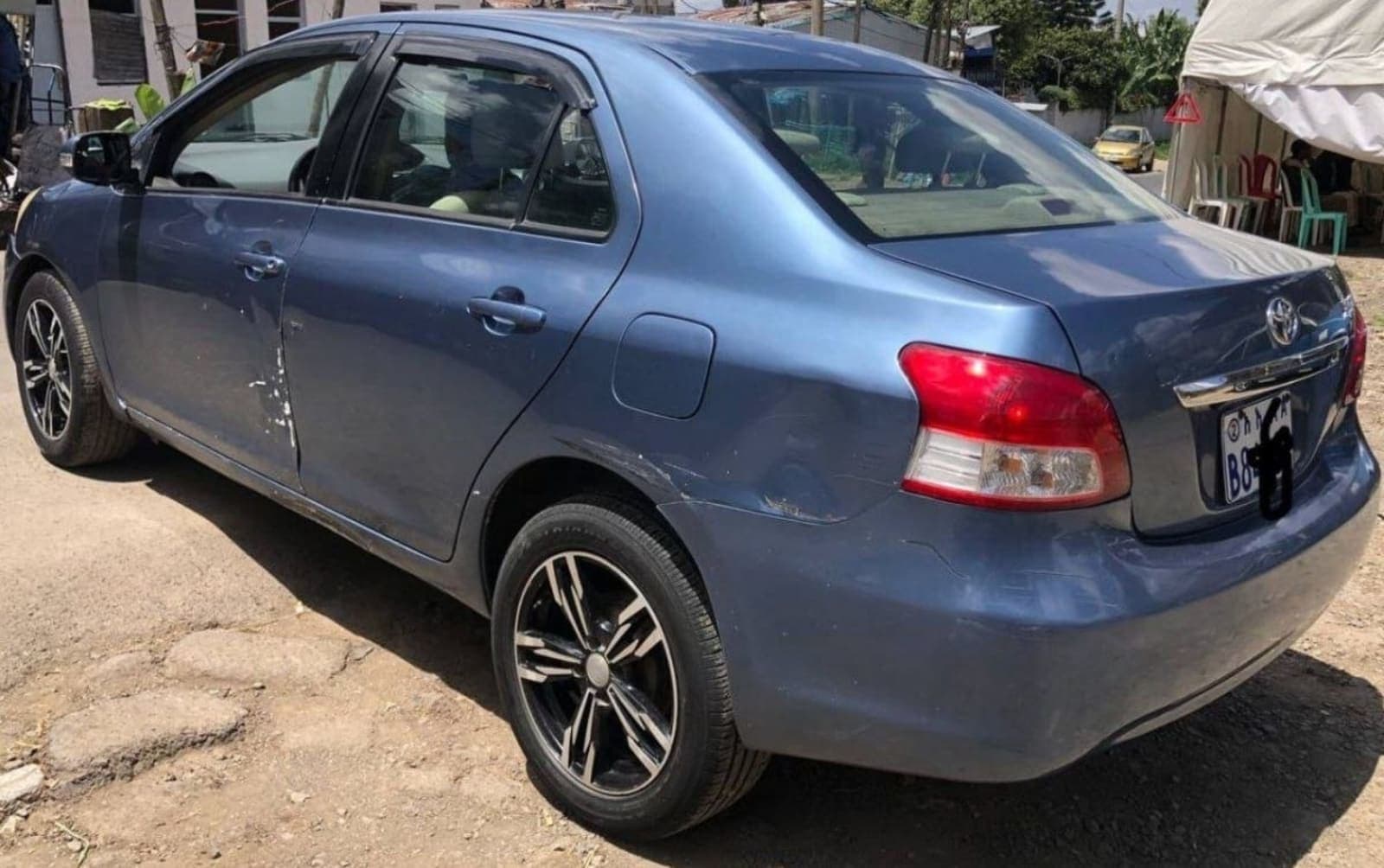 2011 Toyota Yaris Belta — photo 1