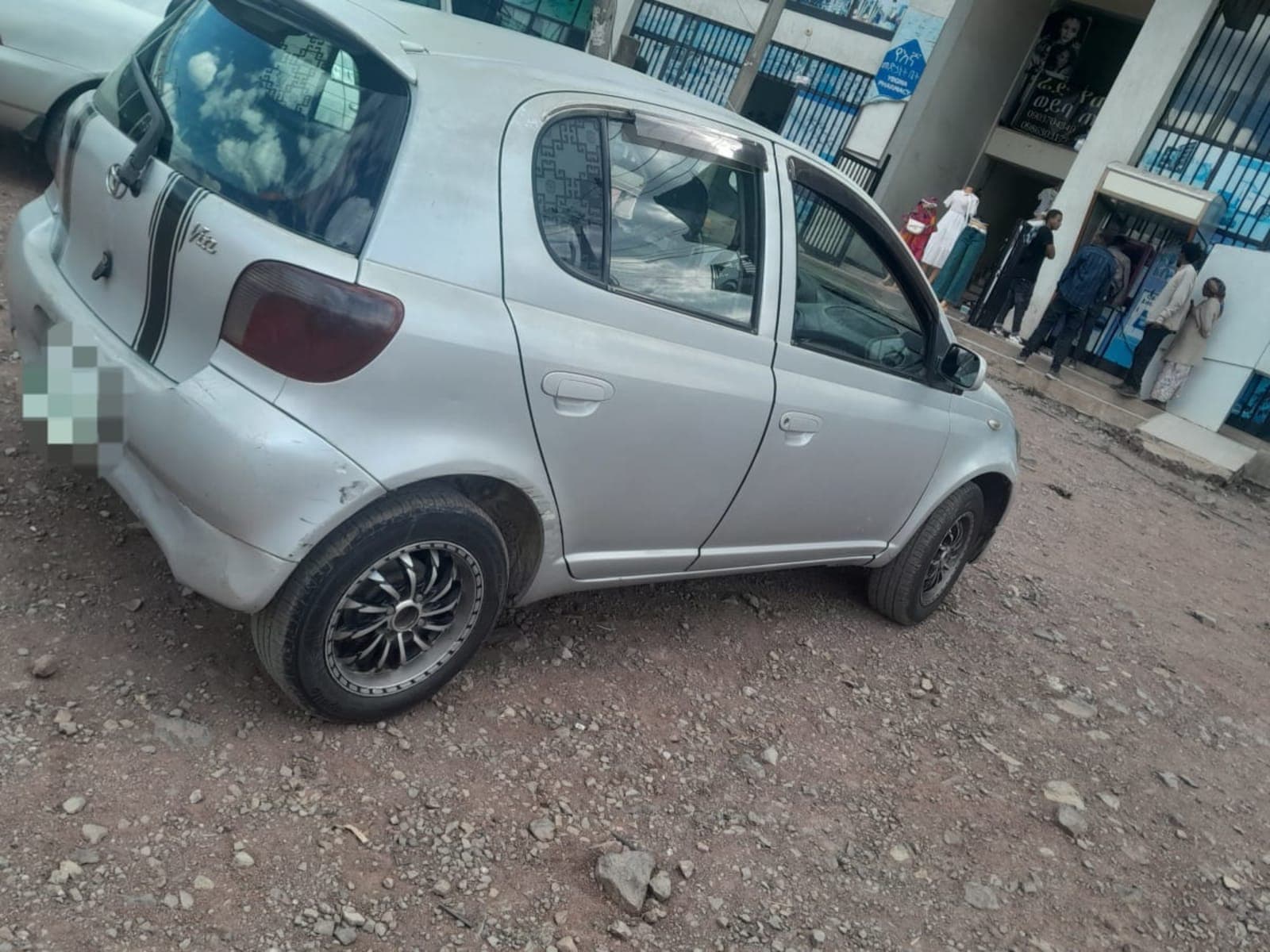 2001 Toyota Vitz — photo 4