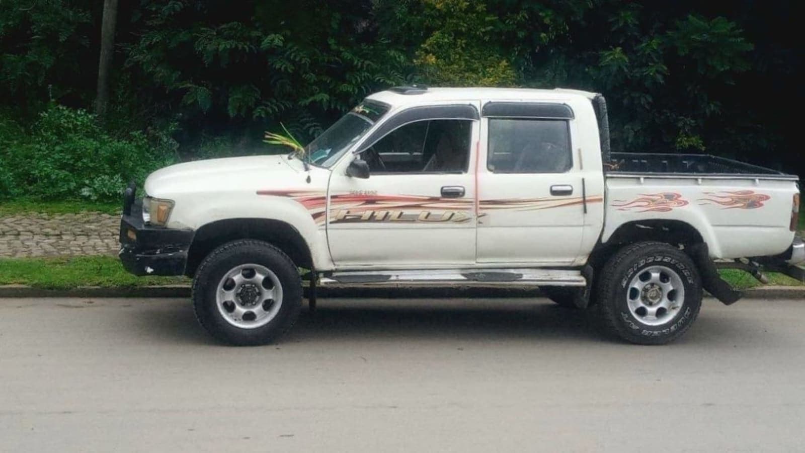 1996 Toyota Hilux pick up 4WD — photo 3