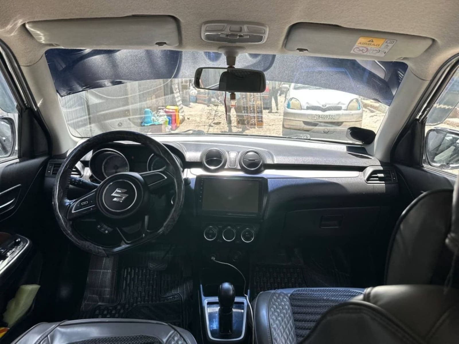 2021 Suzuki Swift — photo 2