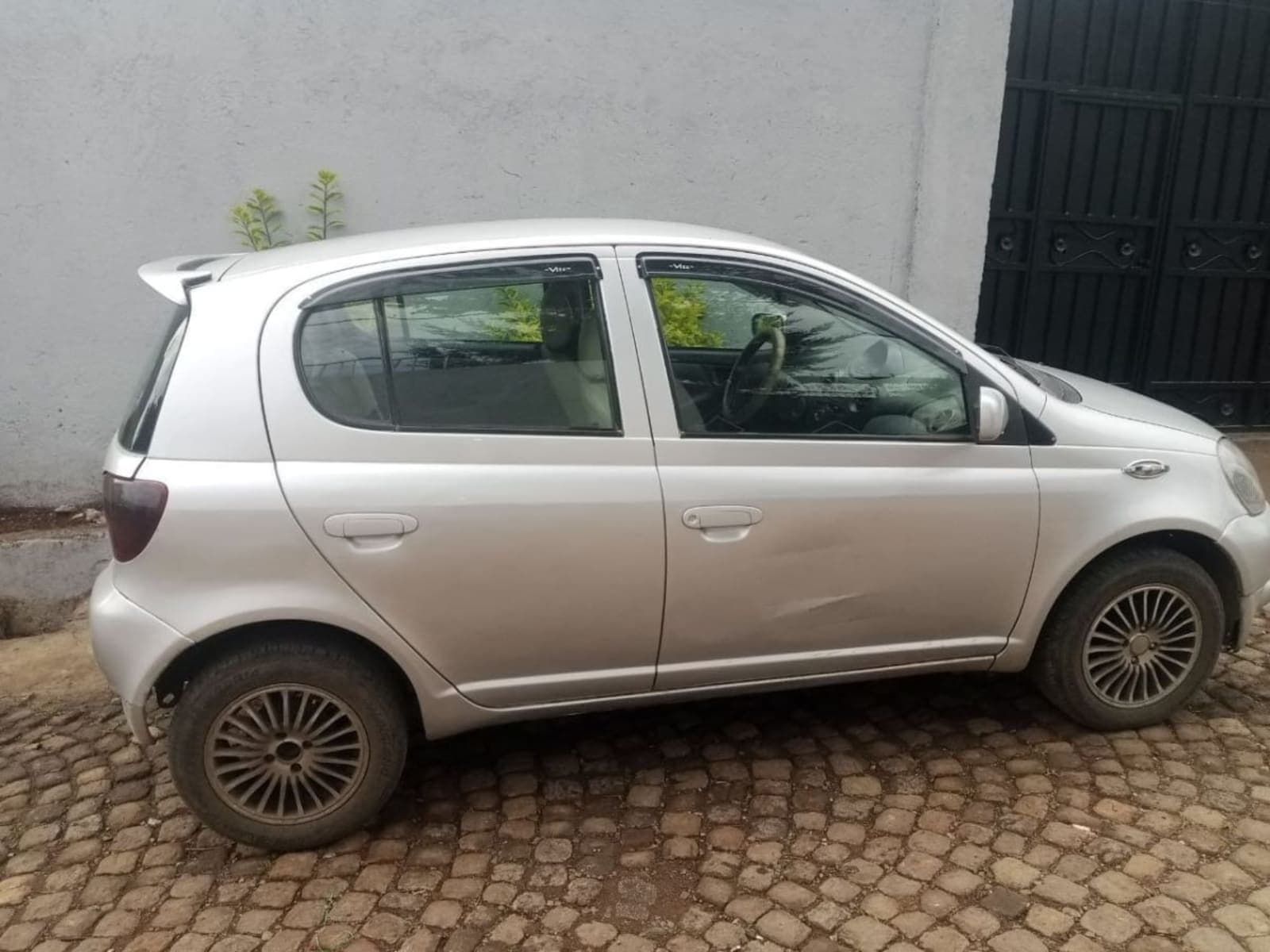 2001 Toyota Vitz