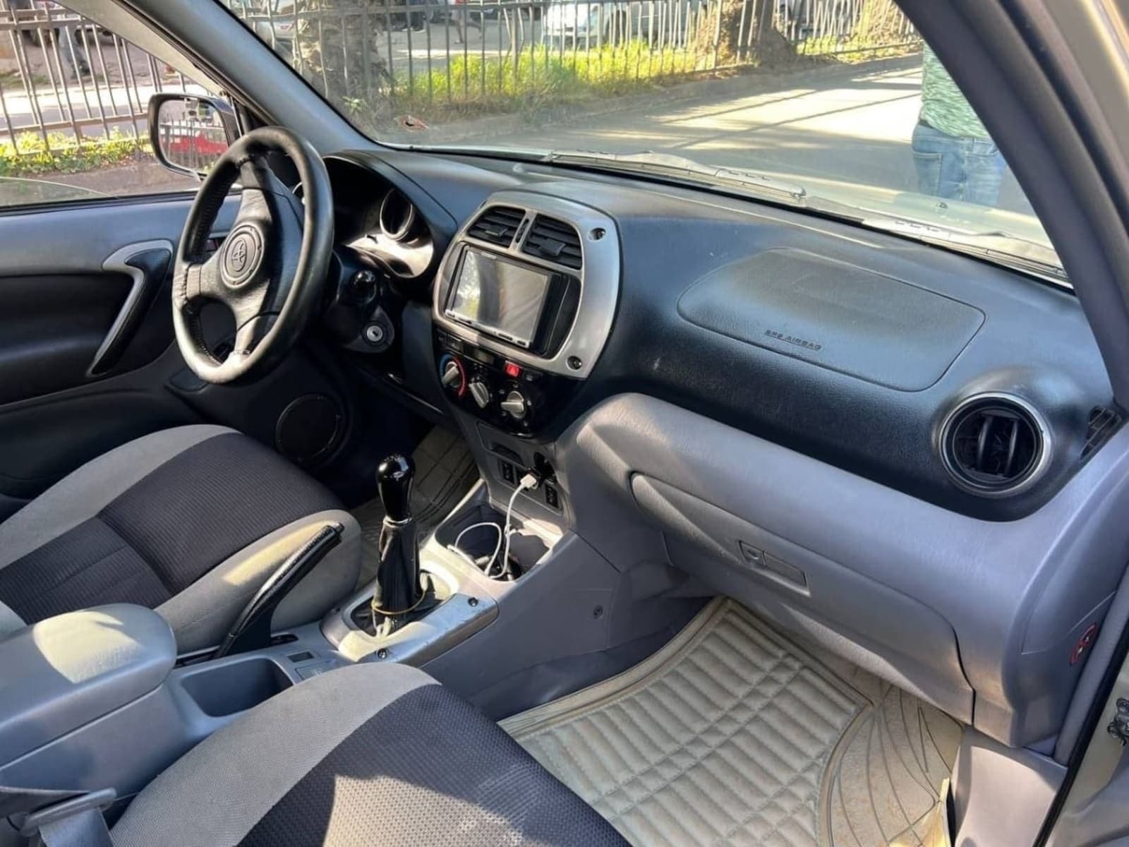 2003 Toyota Rava 4 — photo 1