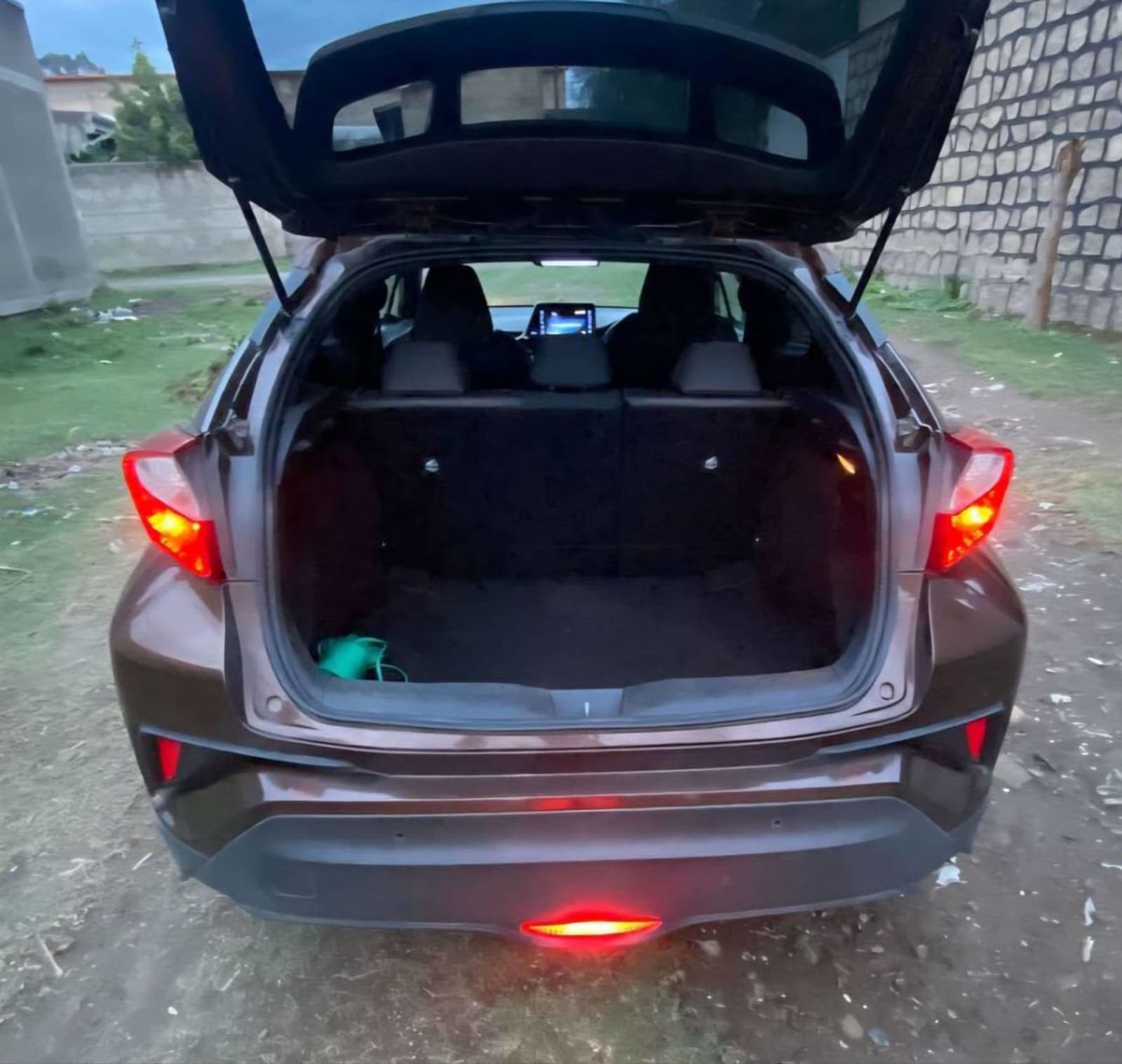 2017 Toyota CHR — photo 2
