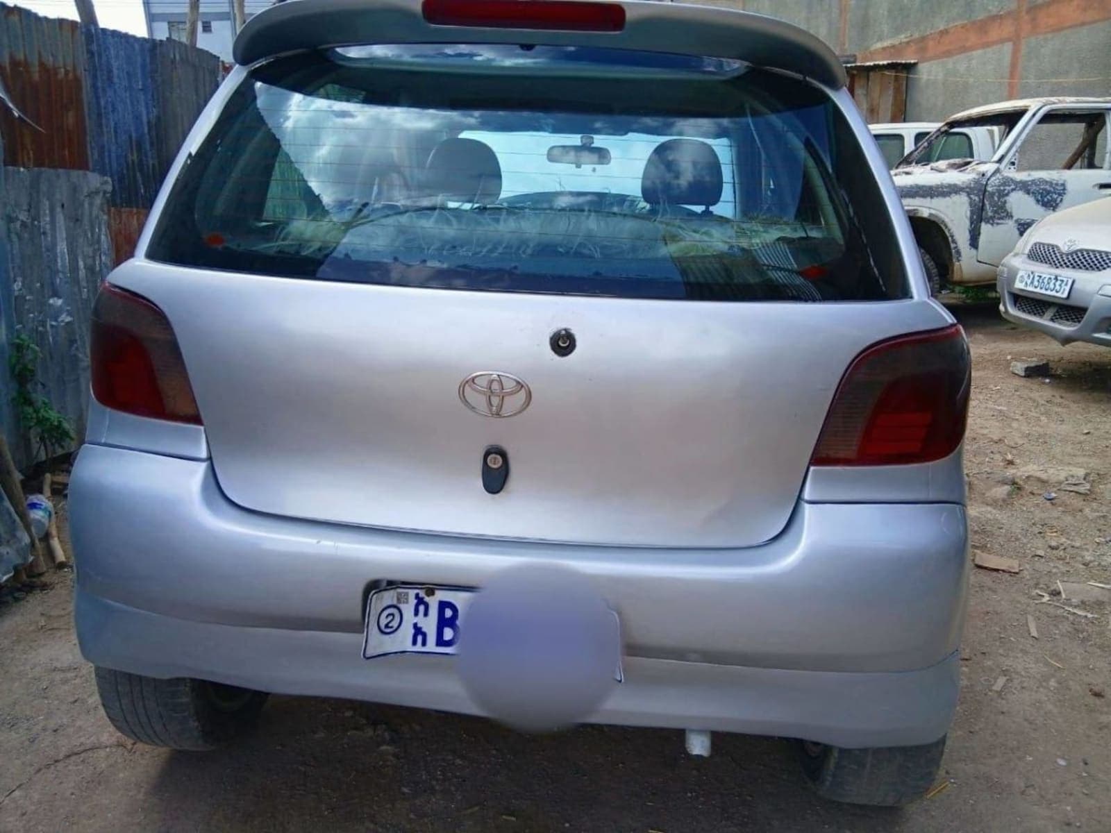 1999 Toyota Vitz — photo 1