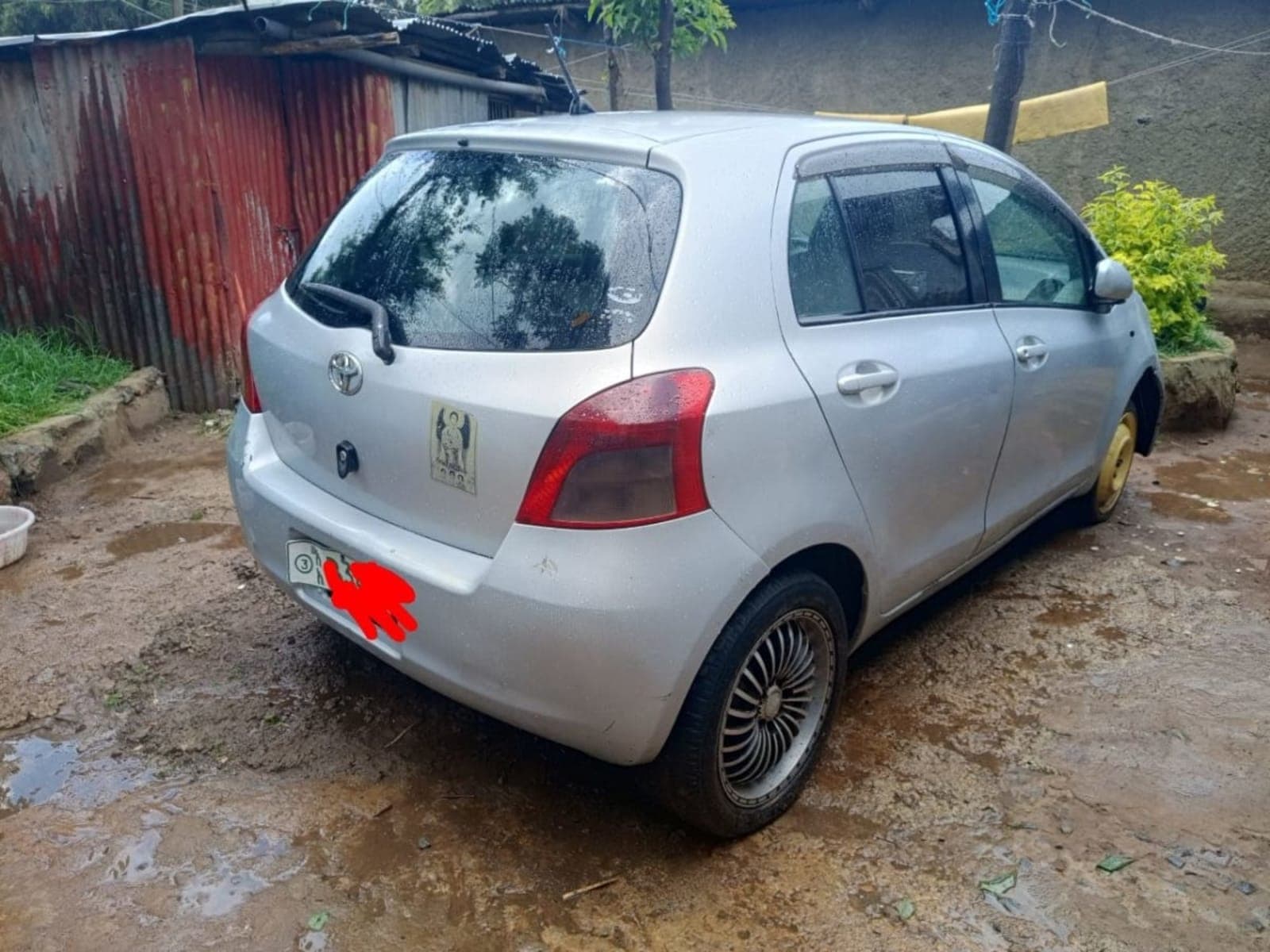 2005 Toyota Yaris Compact — photo 4