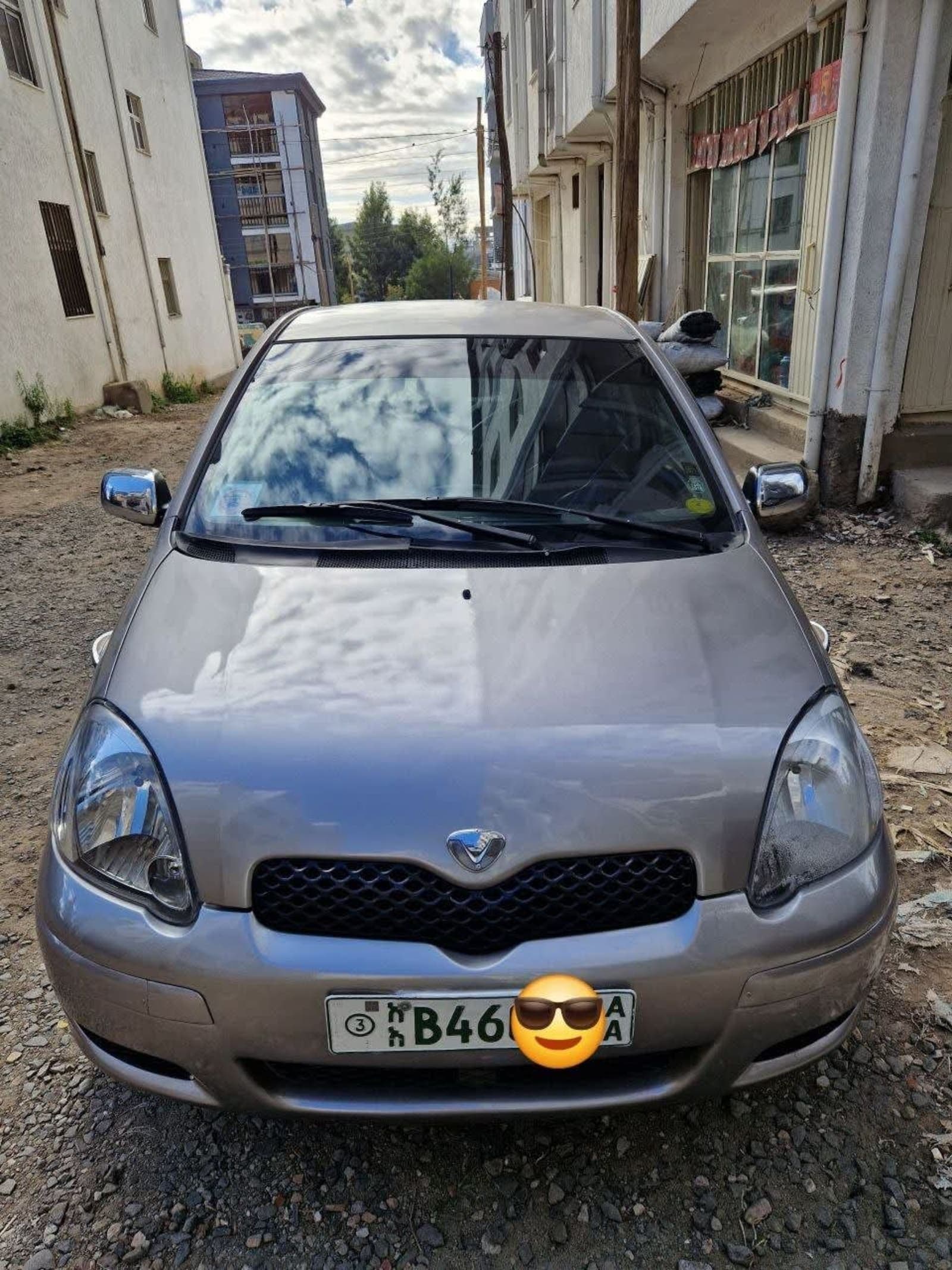 2004 TOYOTA VITZ — photo 1