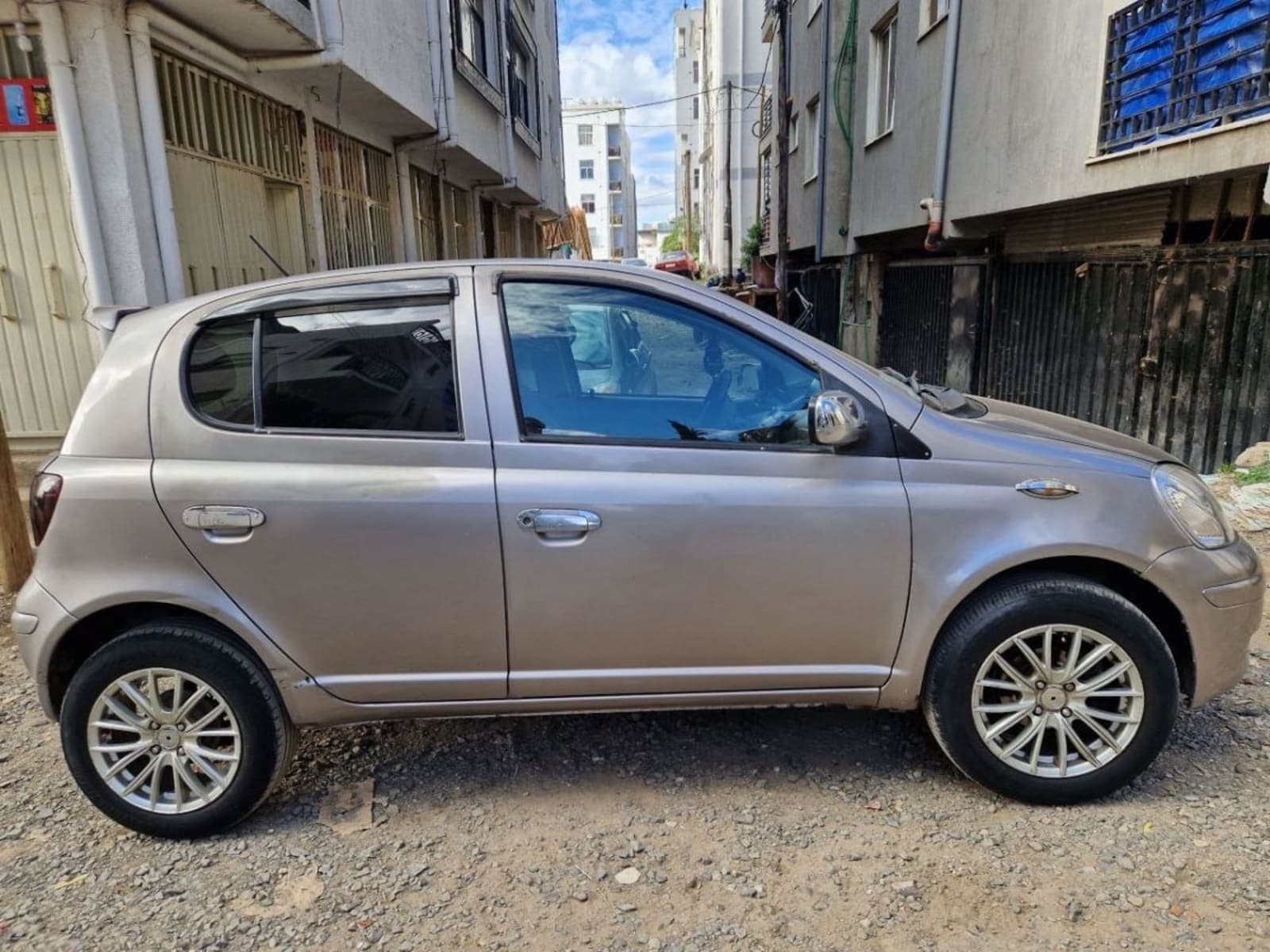 2004 TOYOTA VITZ — photo 6