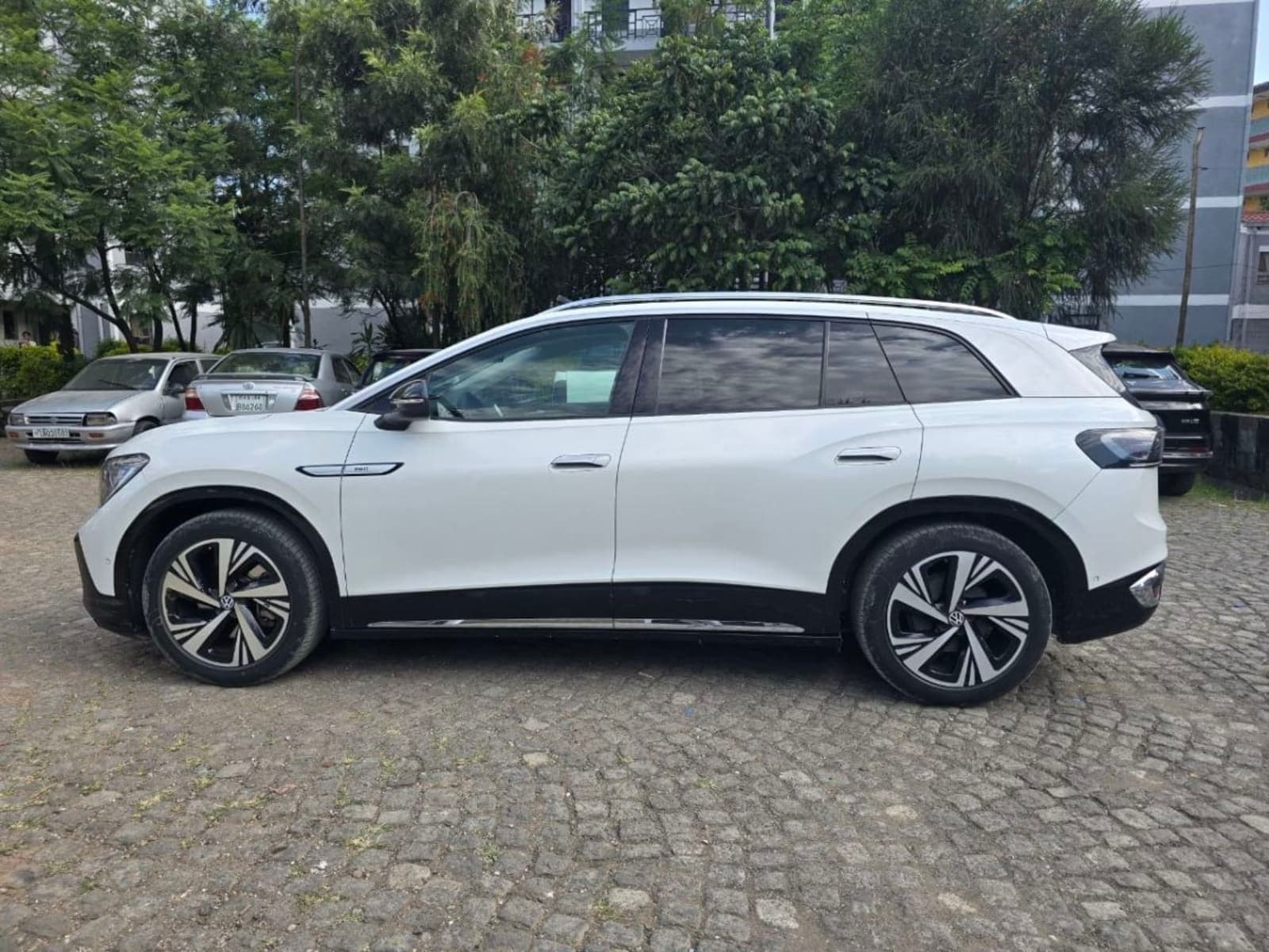 2024 VOLKSWAGEN ID.6 Crozz Pro EV — photo 2