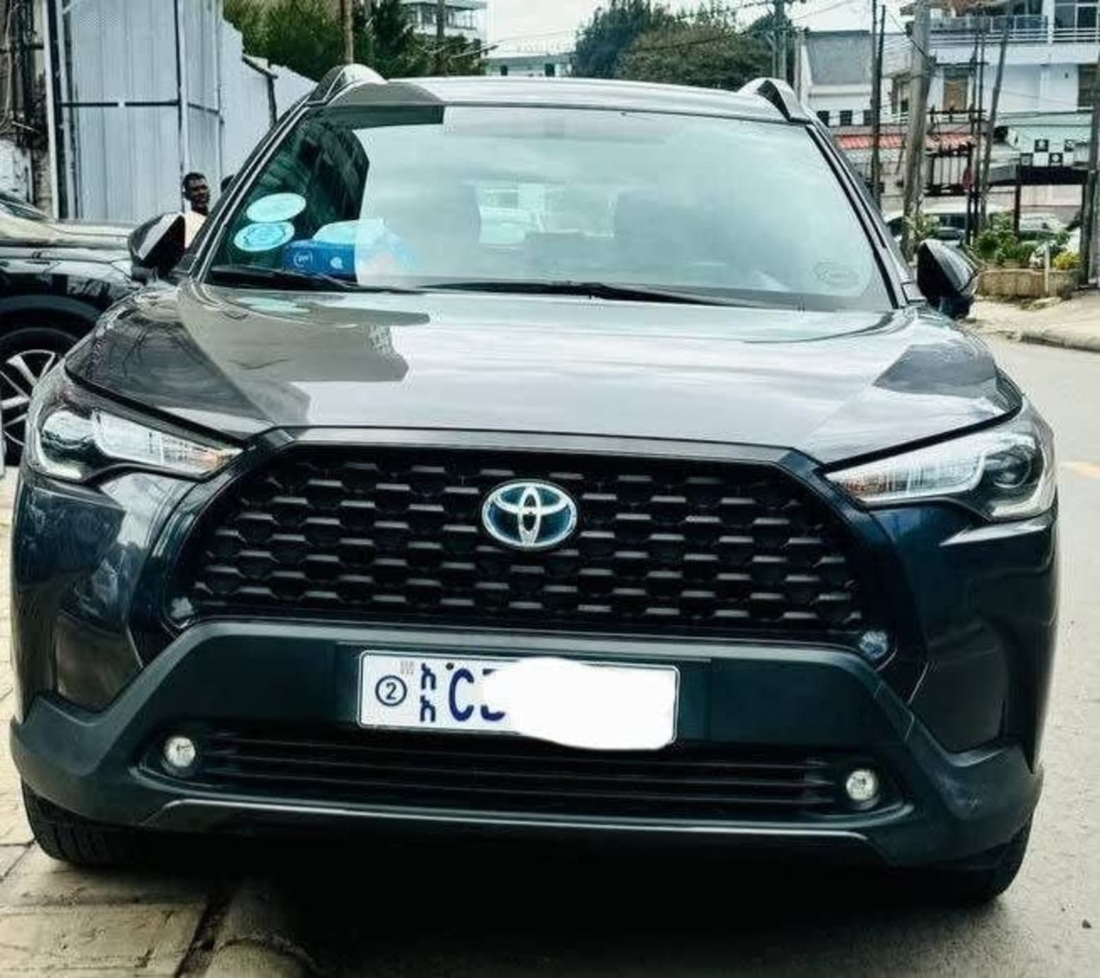 2023 Toyota Corolla Cross Hybrid — photo 4