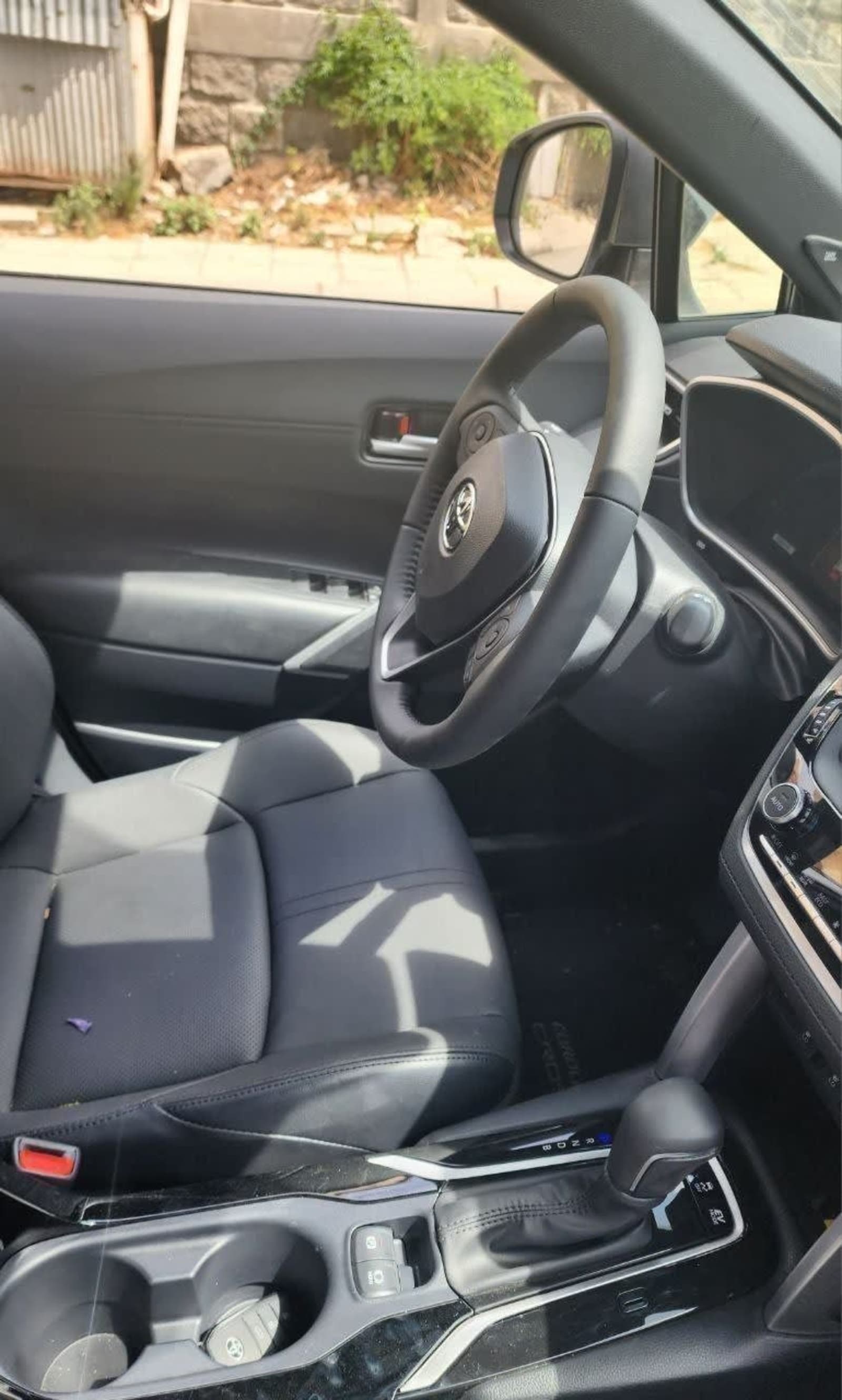 2024 Toyota Corolla Cross — photo 2