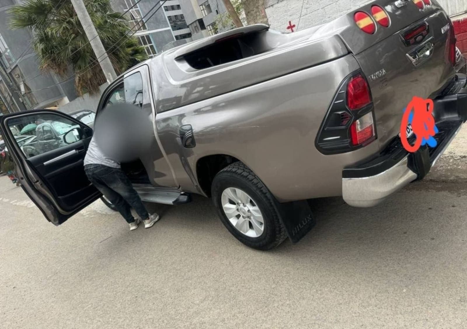 2020 TOYOTA HILUX — photo 3