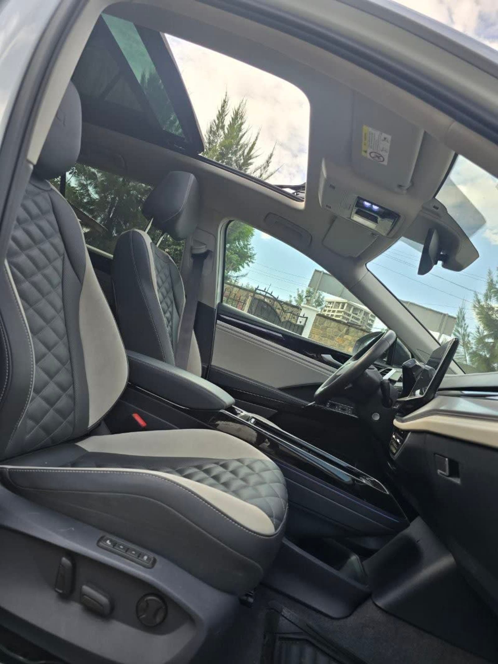 2024 VOLKSWAGEN ID.6 Crozz Pro EV — photo 3