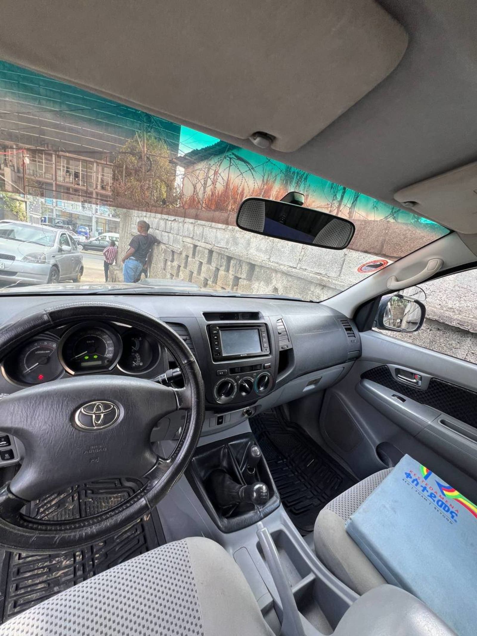 2010 Toyota Hilux Single Cab โ photo 3