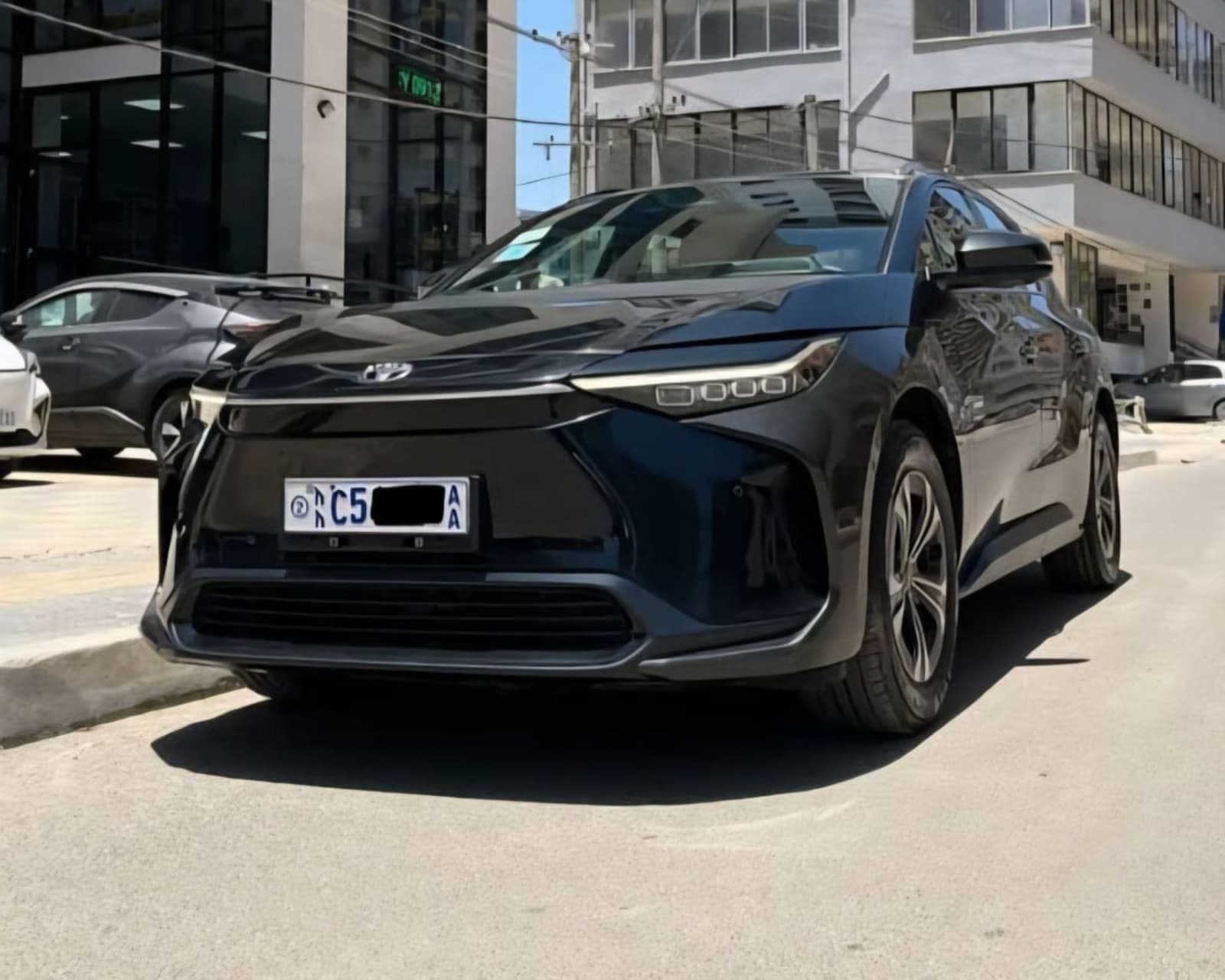 2023 Toyota BZ4X EV — photo 6