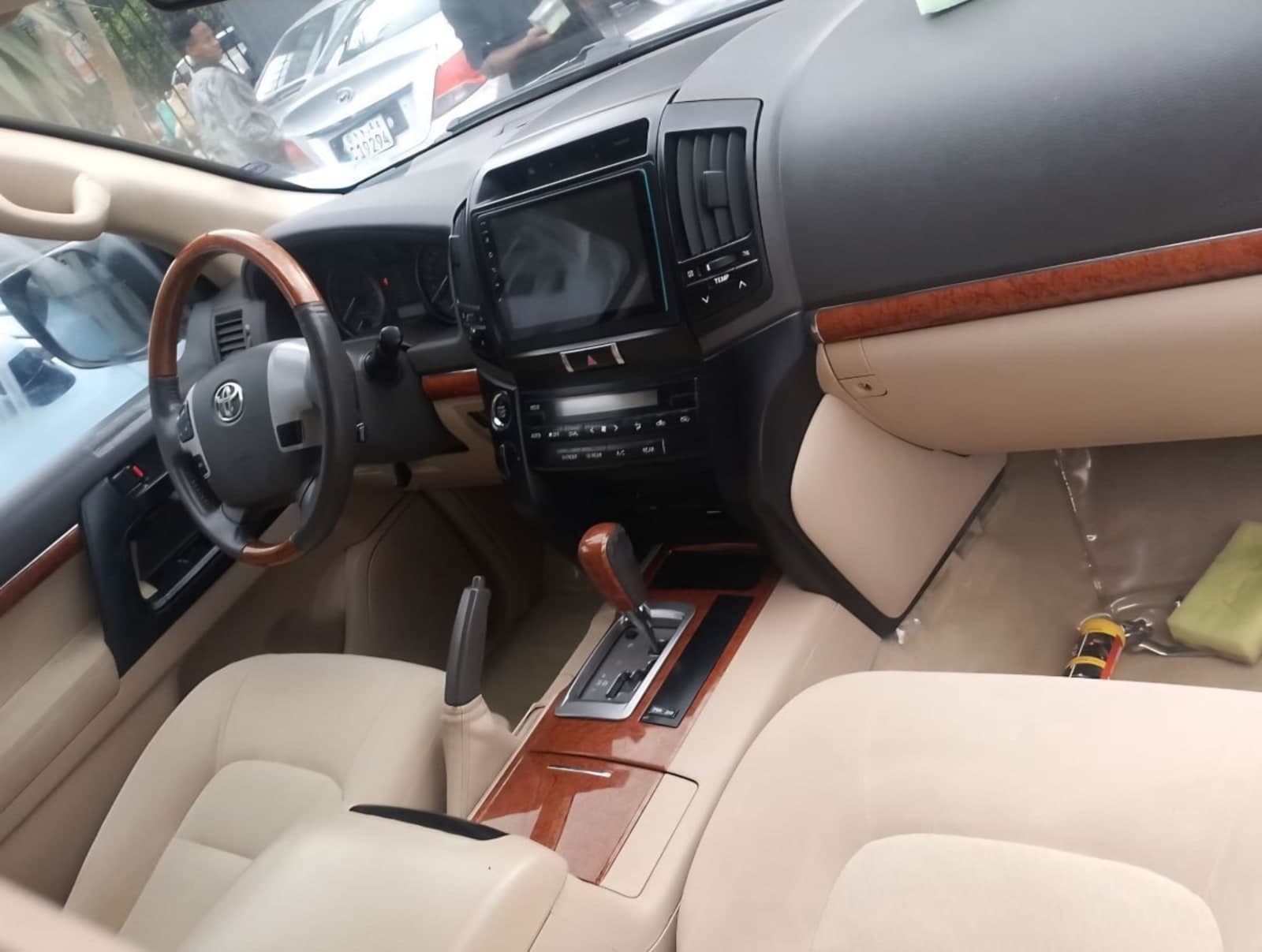 2014 Toyota LandCruiser V8 — photo 2