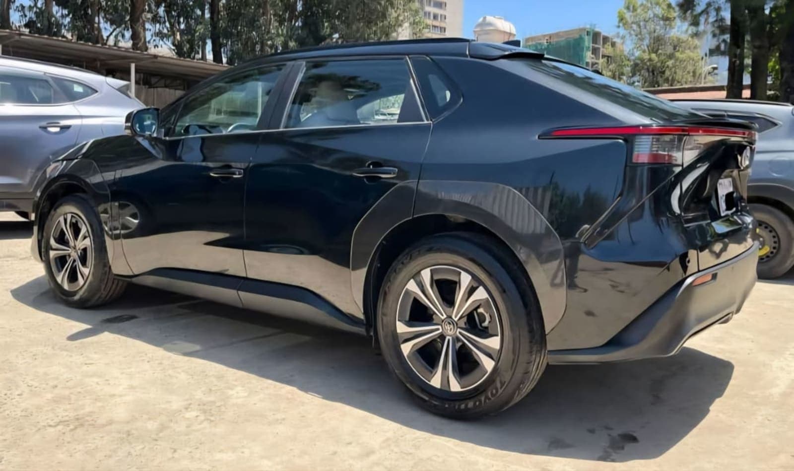 2023 Toyota BZ4X EV — photo 5