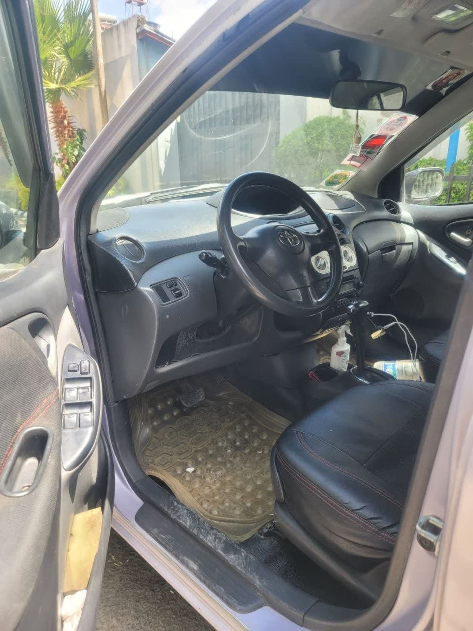 2004 Toyota Vitz โ photo 2
