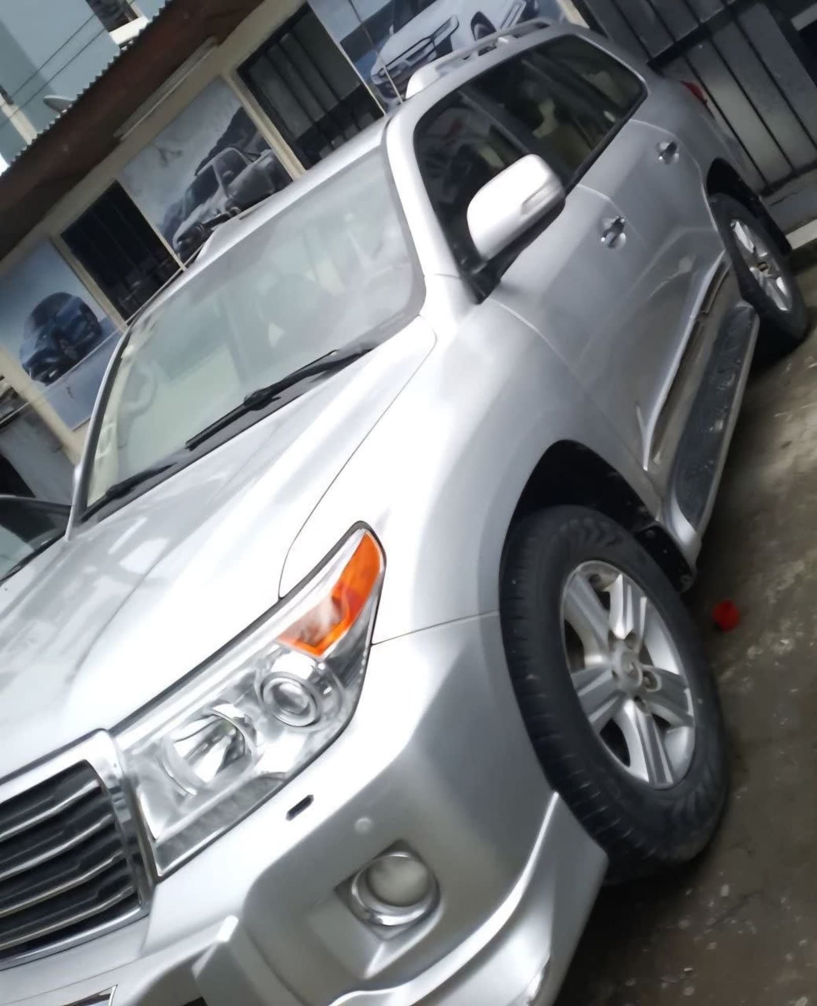 2014 Toyota Land Cruiser VXR — photo 4