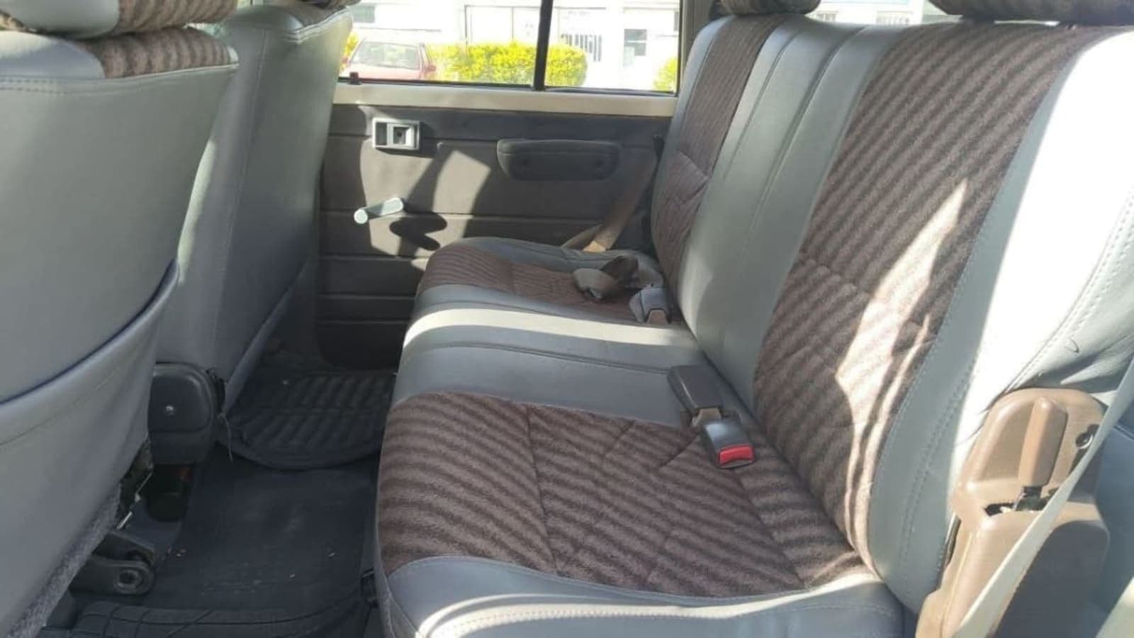 2011 Toyota Land Cruiser Mark2 โ photo 3