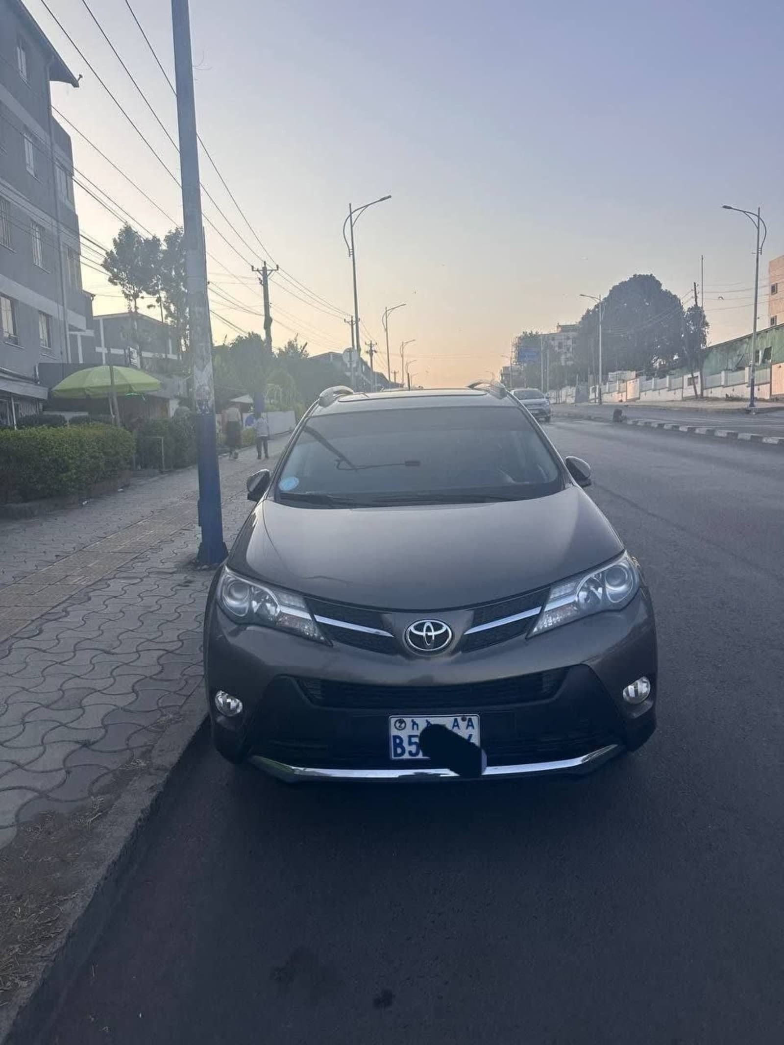 2015 Toyota Rav4 โ photo 1