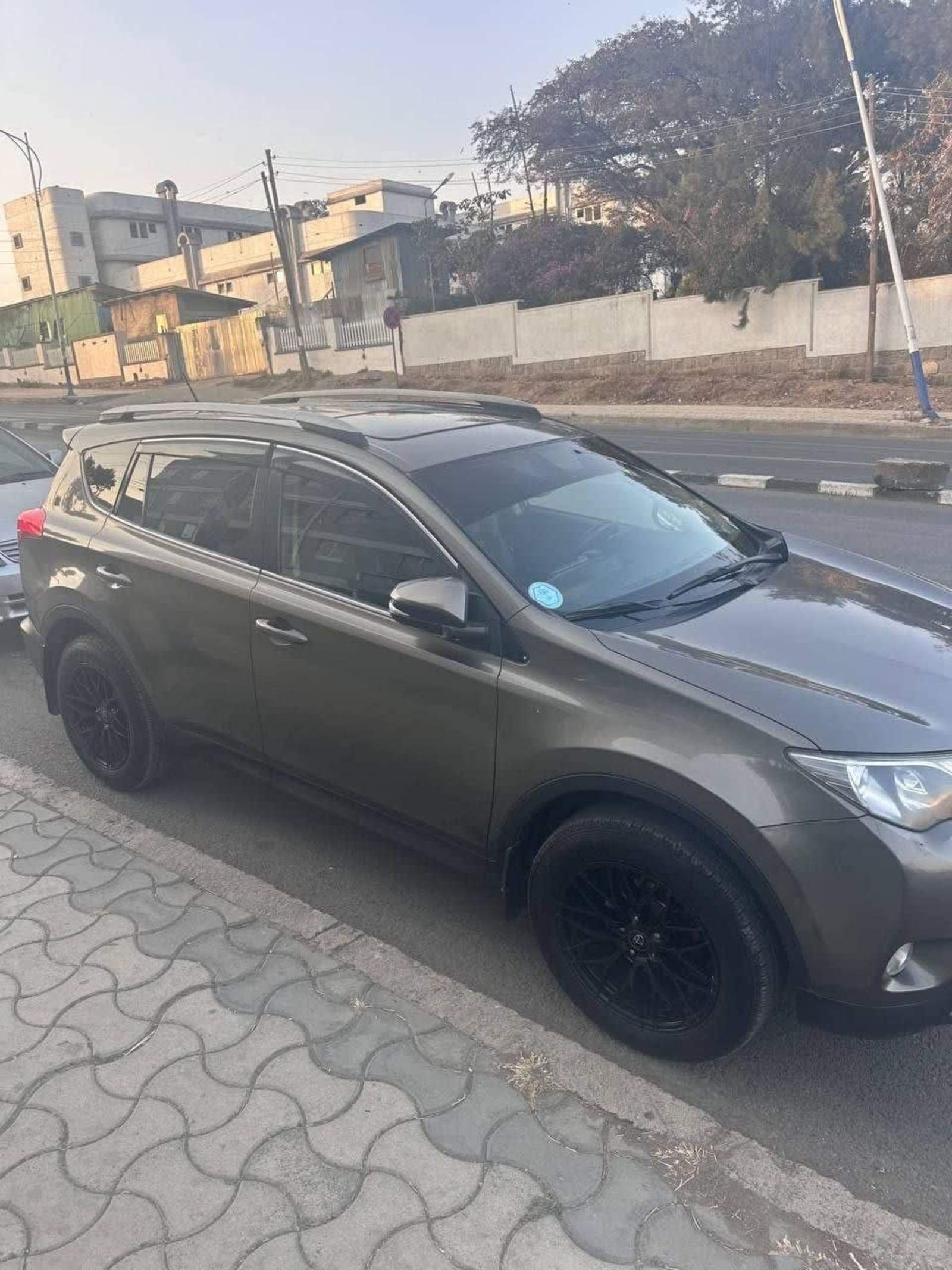 2015 Toyota Rav4 โ photo 3