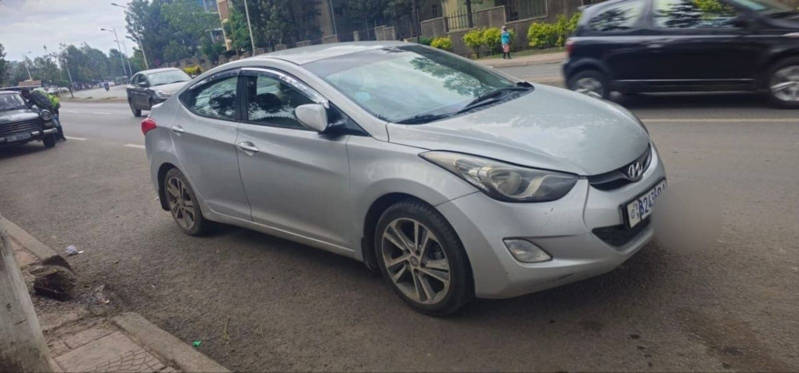 2013 Hyundai Elantra — photo 2