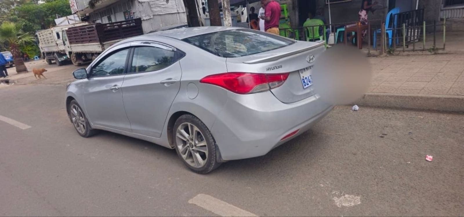 2013 Hyundai Elantra — photo 4