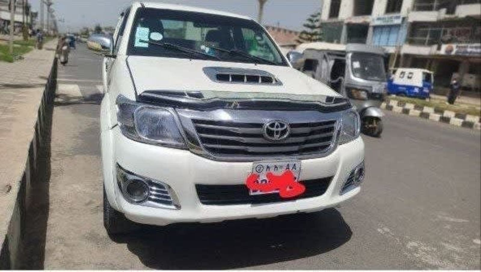 2012 Toyota Hilux Extra Cab — photo 2