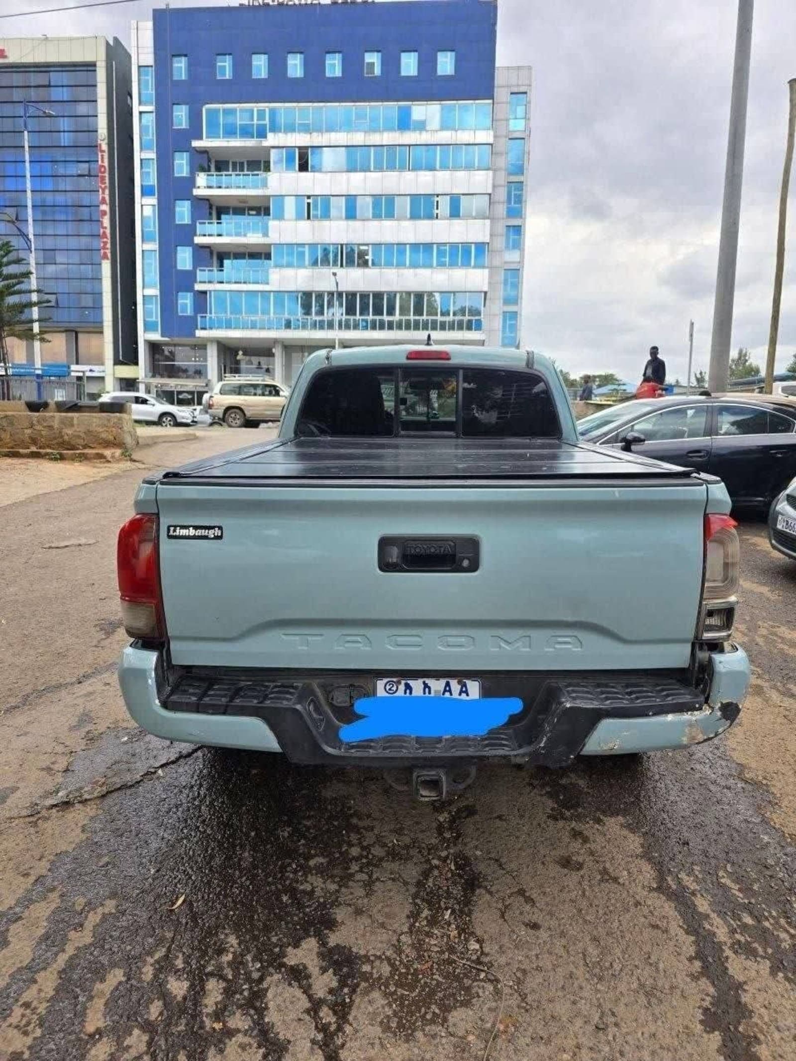 2019 Toyota Tacoma โ photo 2