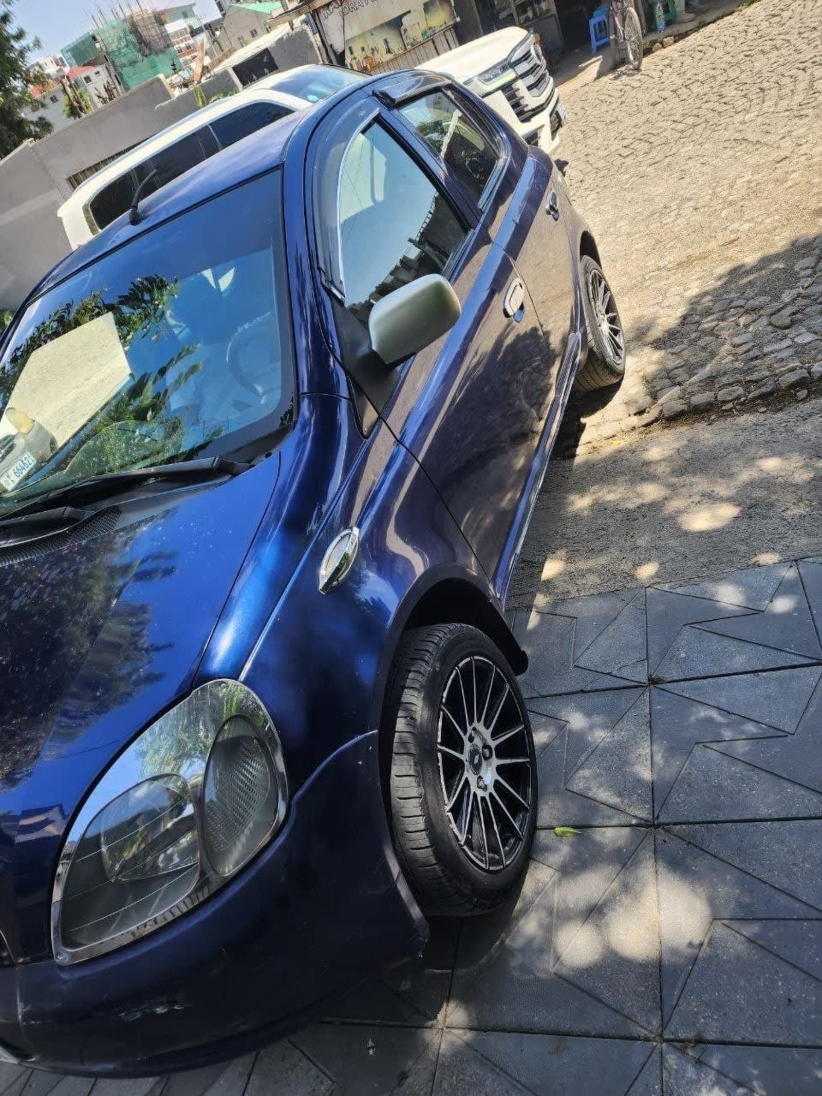 2001 Toyota Vitz — photo 3