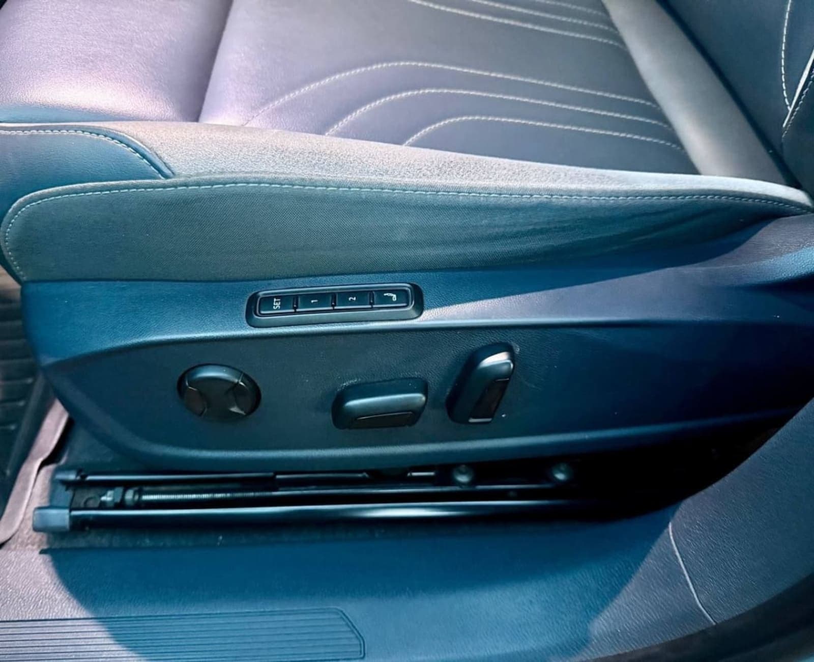 2023 VOLKSWAGEN ID.4 Crozz Pro — photo 3