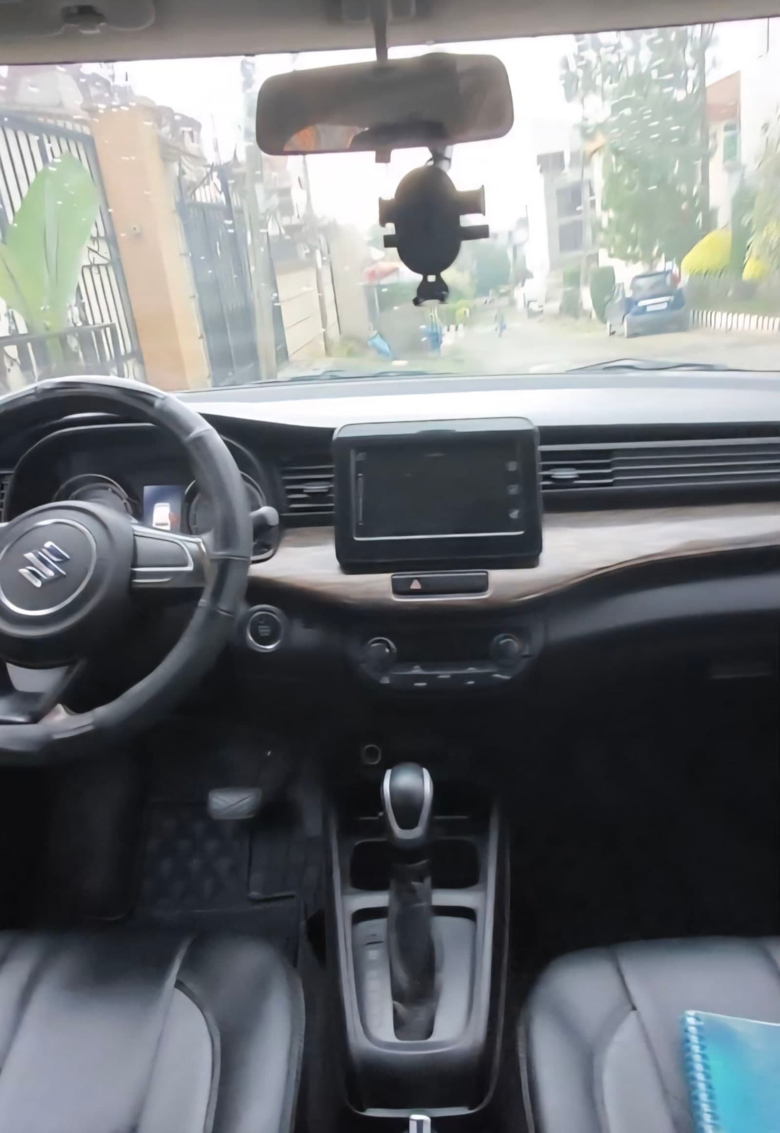 2021 Suzuki Ertiga — photo 2