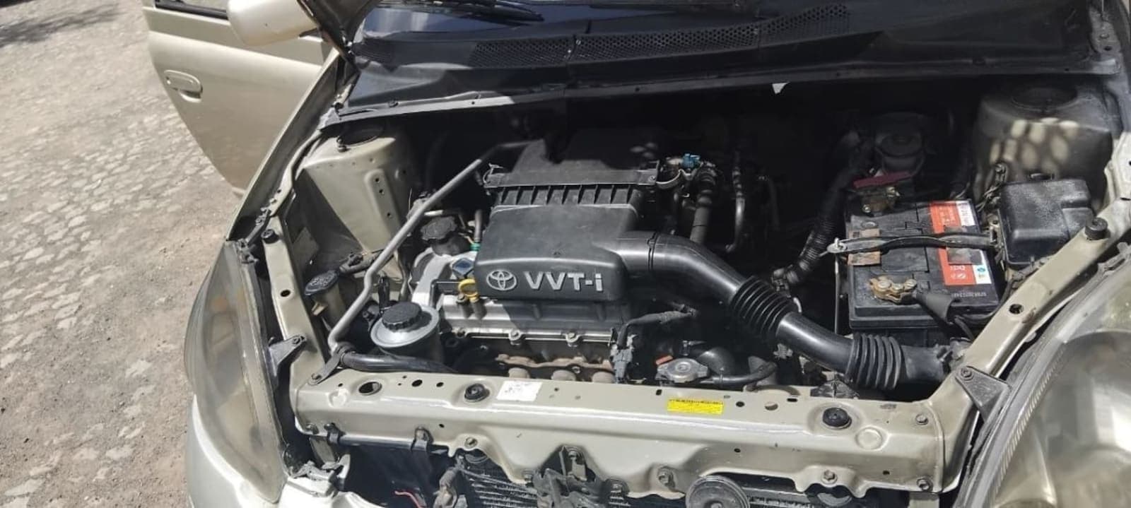2002 Toyota Vitz — photo 3