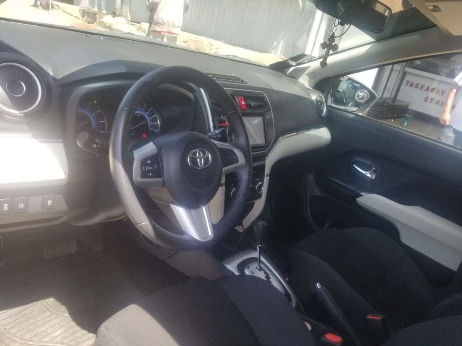 2023 Toyota Rush (G) — photo 4