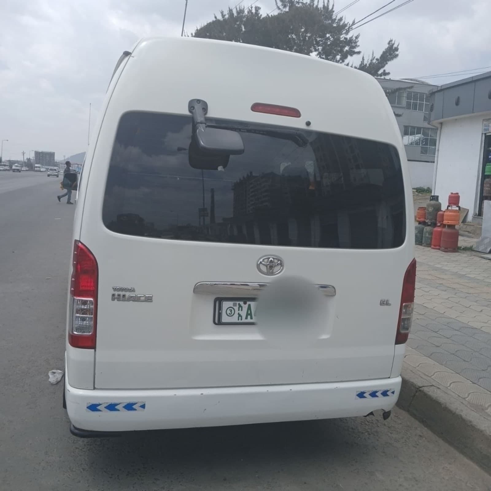 2018 Toyota Hiace High Roof — photo 3