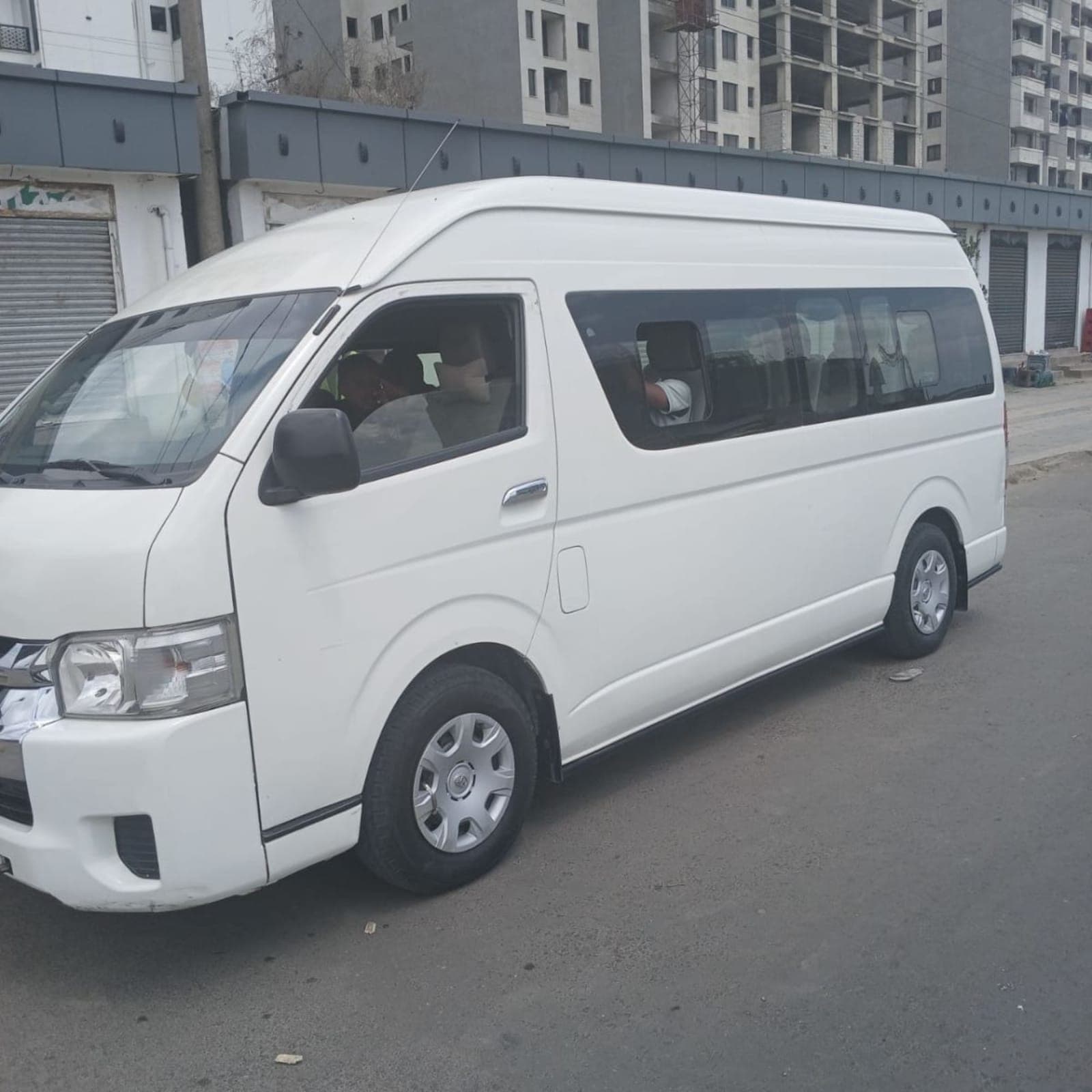2018 Toyota Hiace High Roof — photo 4