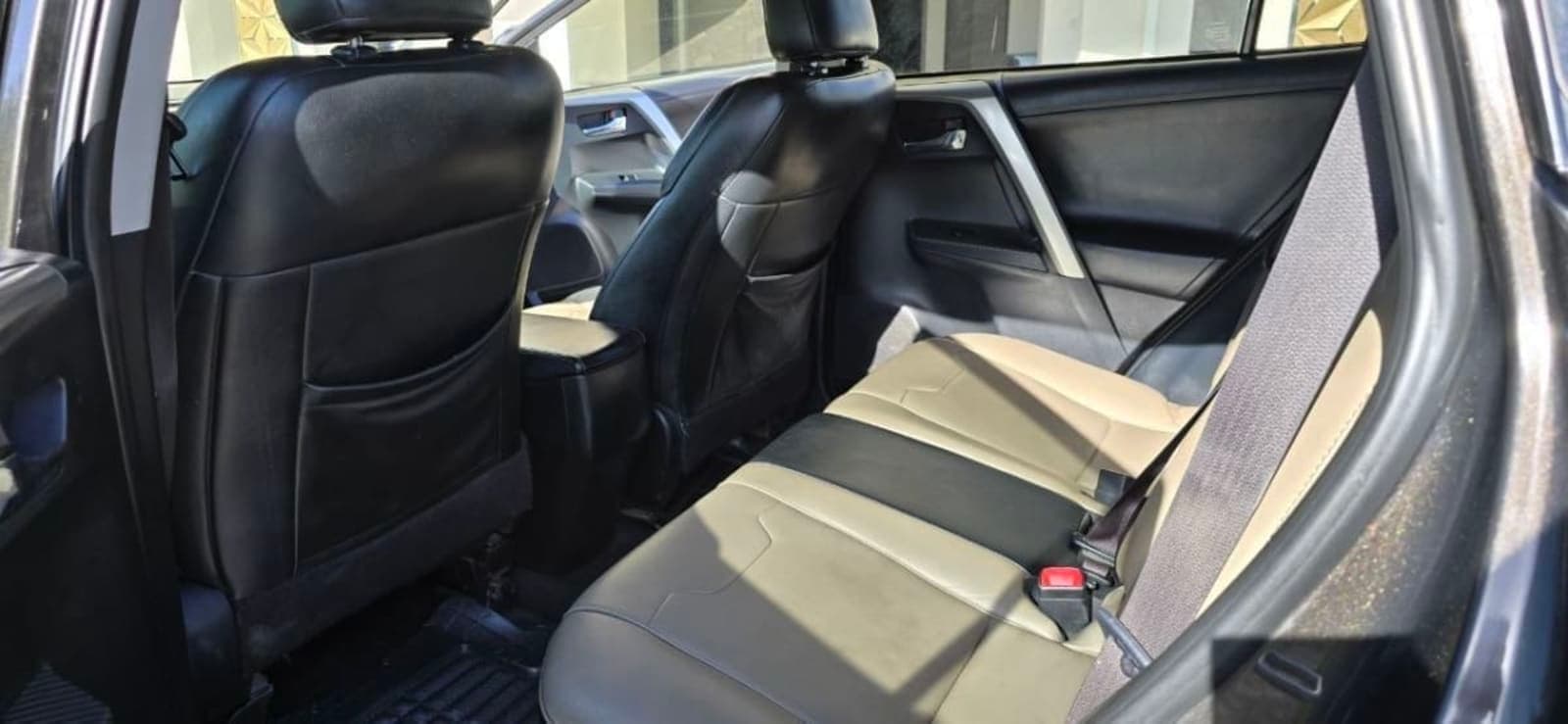 2015 Toyota RAV4 — photo 3