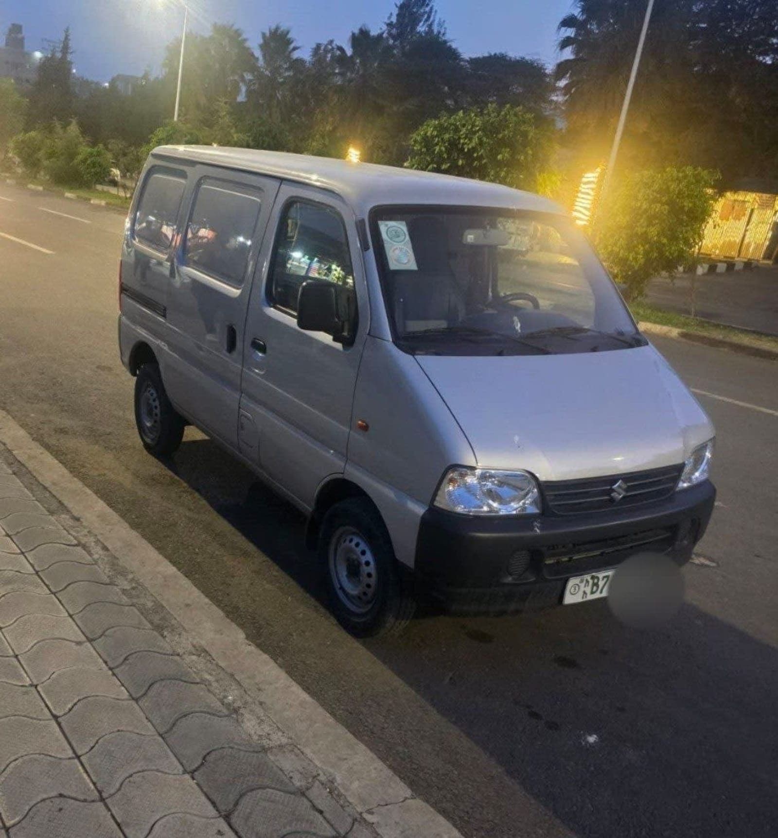 2023 Suzuki EECO — photo 2