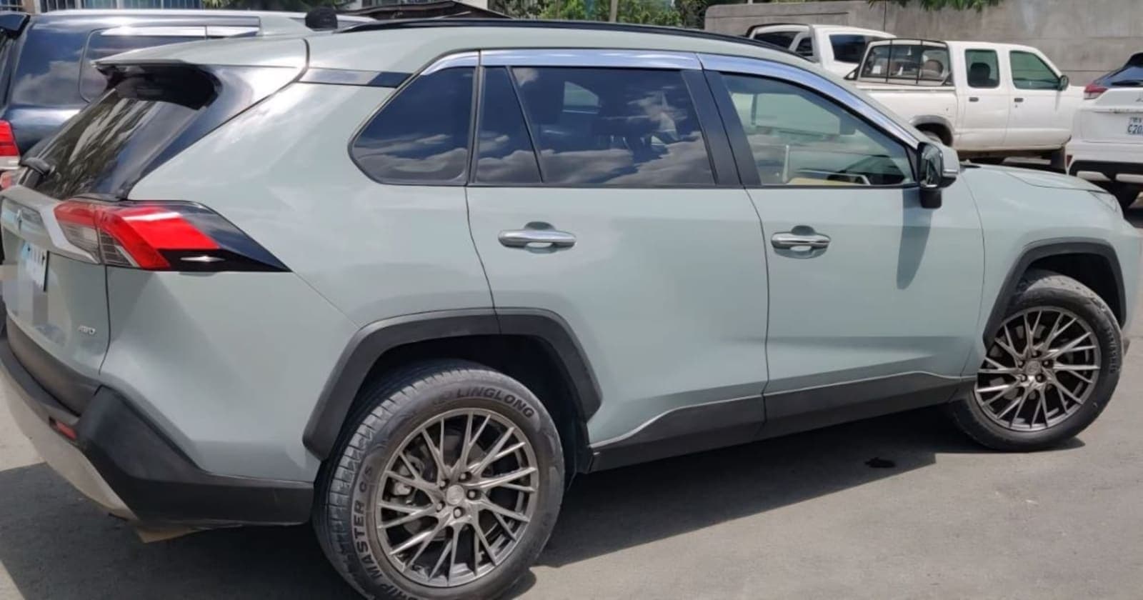 2020 Toyota RAV4 — photo 7