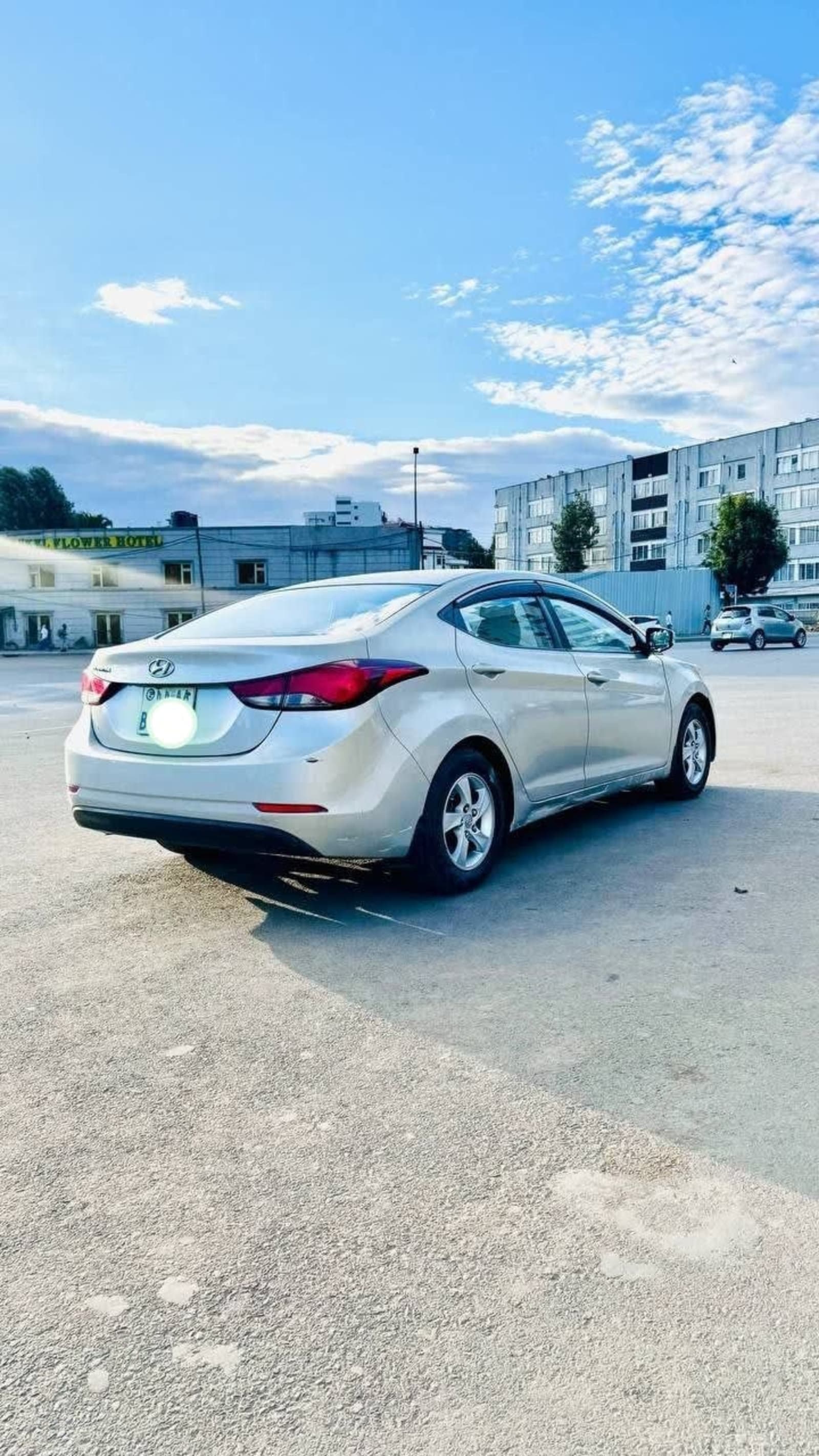 2015 Hyundai Elantra — photo 3