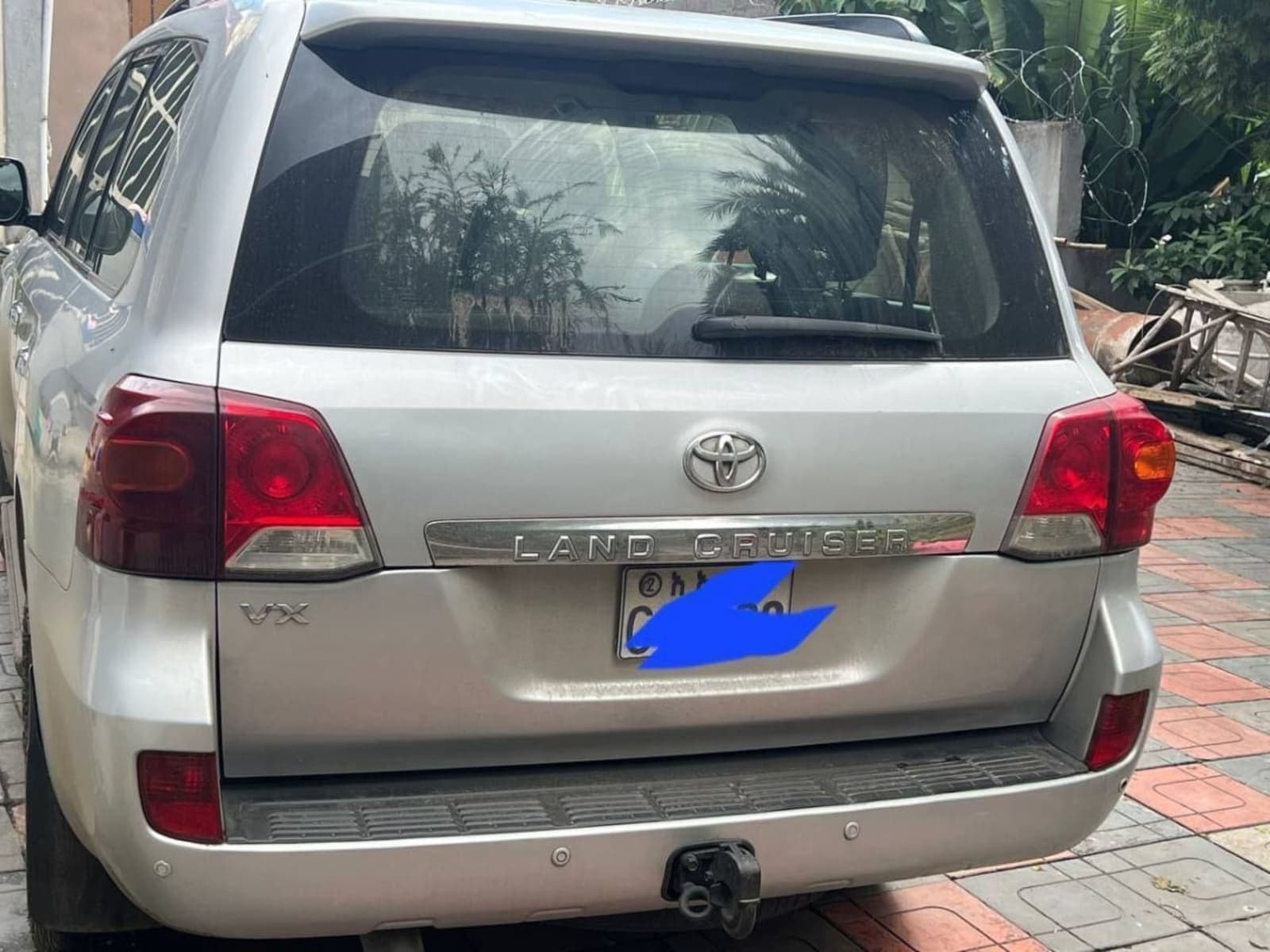 2012 Toyota Land Cruiser V8 VX — photo 1