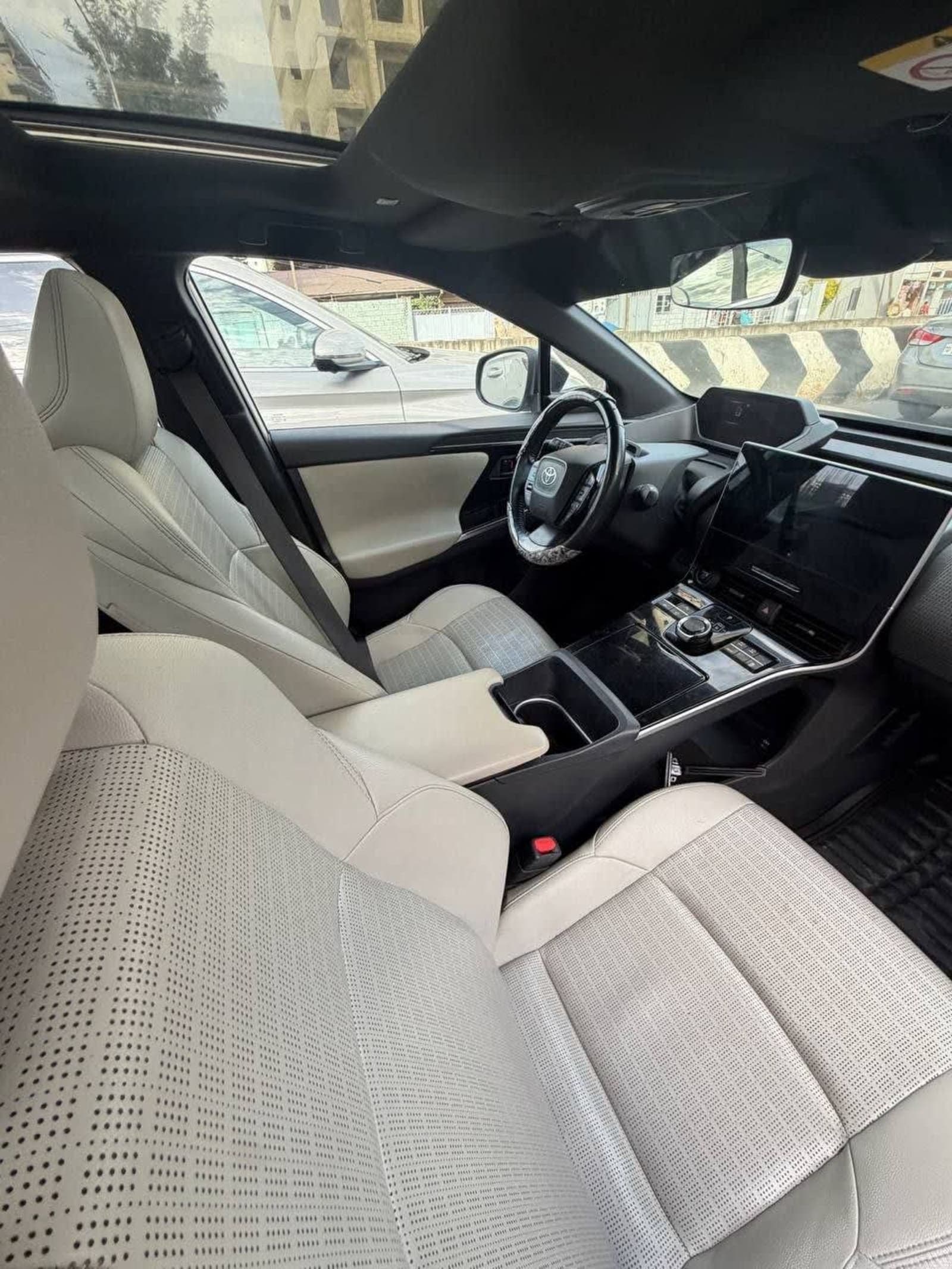 2023 Toyota BZ4X EV — photo 2