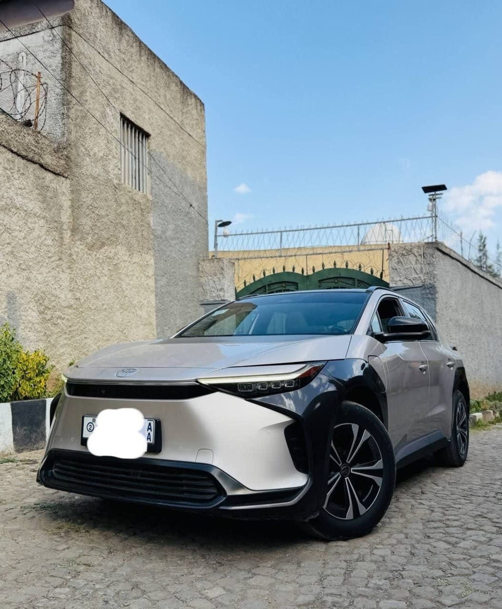 2023 Toyota BZ4X EV — photo 3