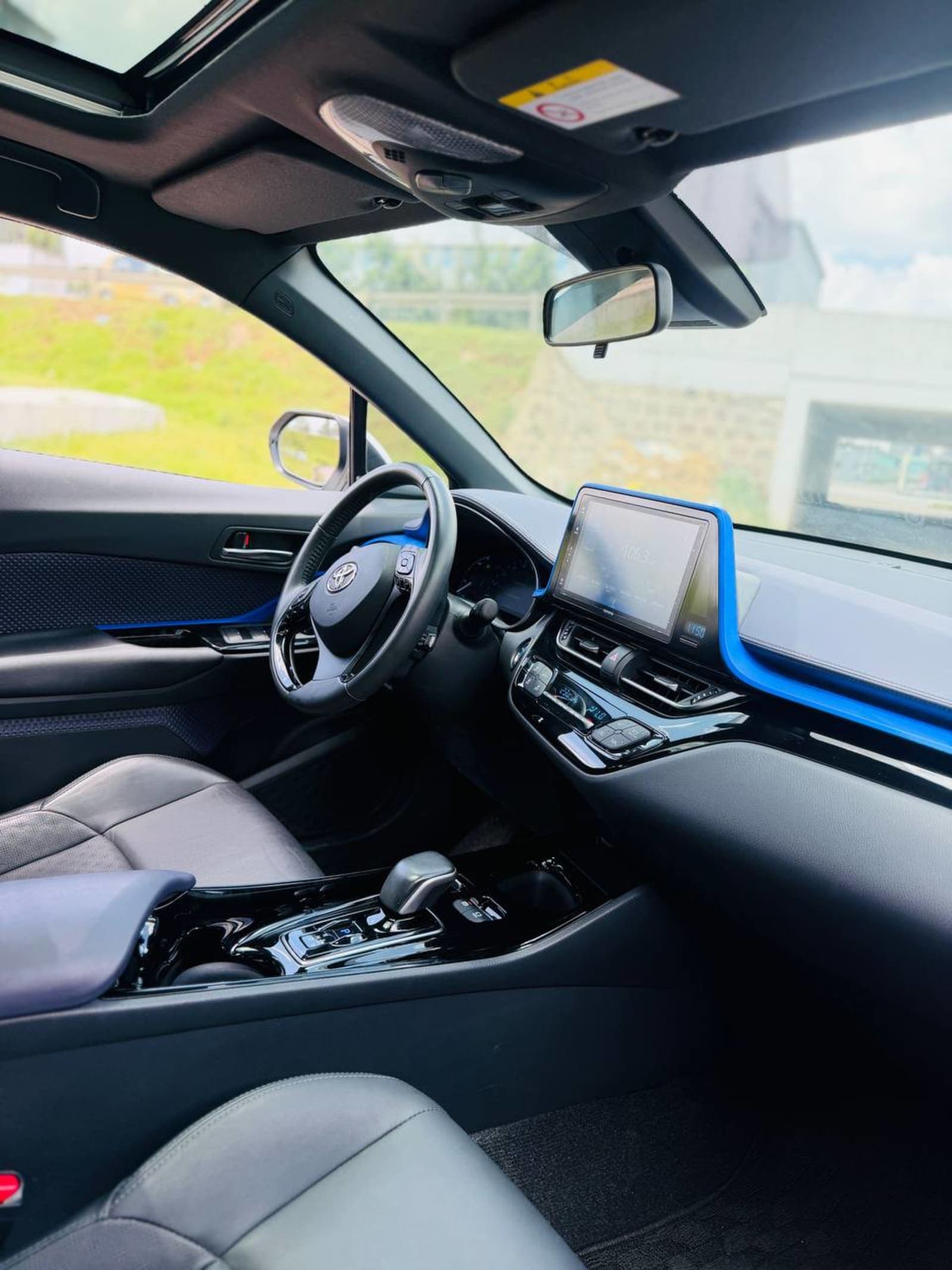 2022 TOYOTA CHR EV — photo 3