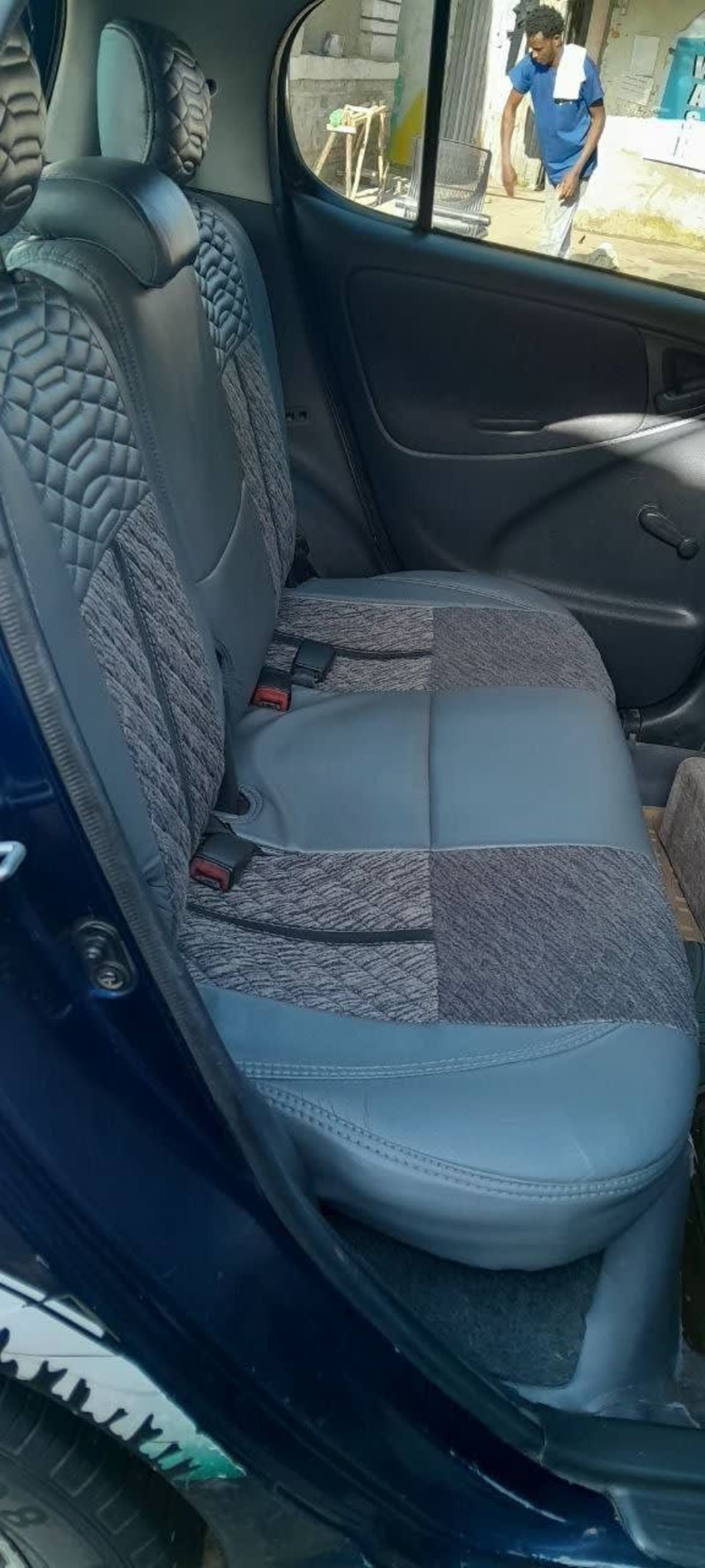 2001 Toyota Vitz Yaris — photo 2