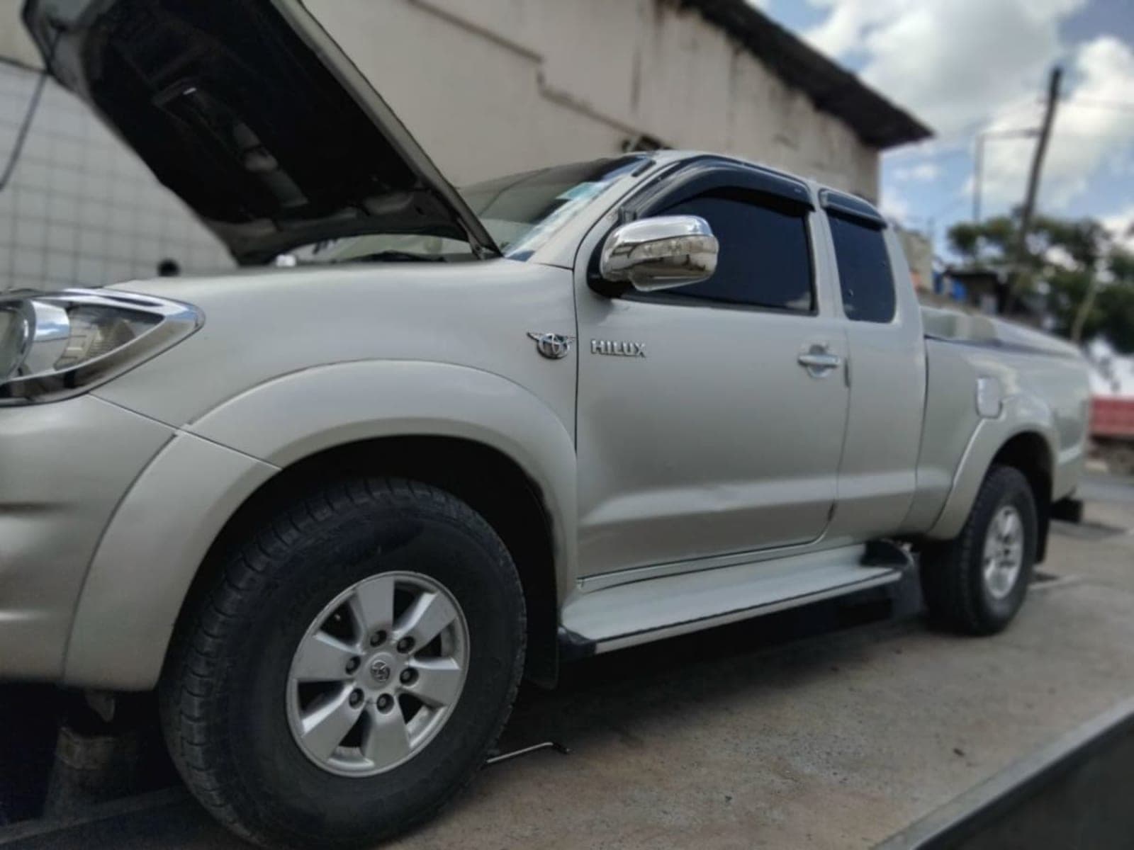 2011 Toyota Hilux โ photo 2